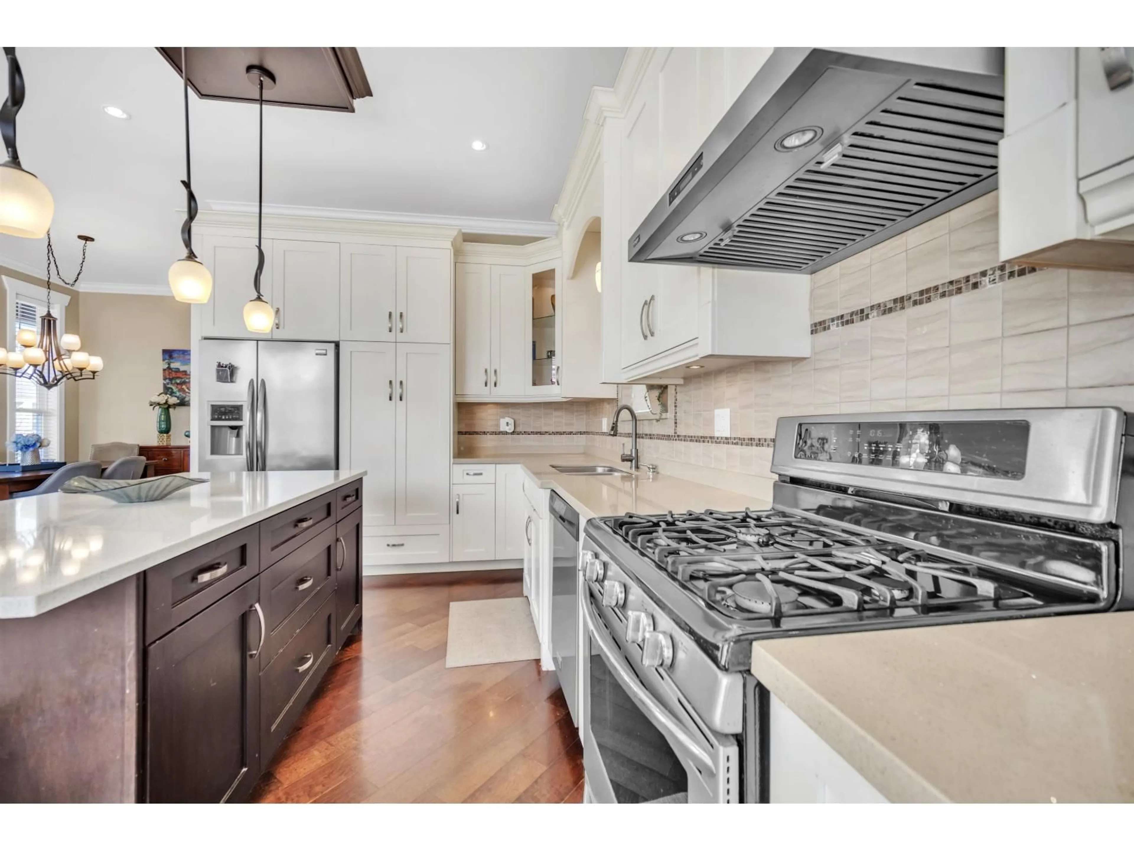 Open concept kitchen, ceramic/tile floor for 17402 2B AVENUE, Surrey British Columbia V3Z6R9