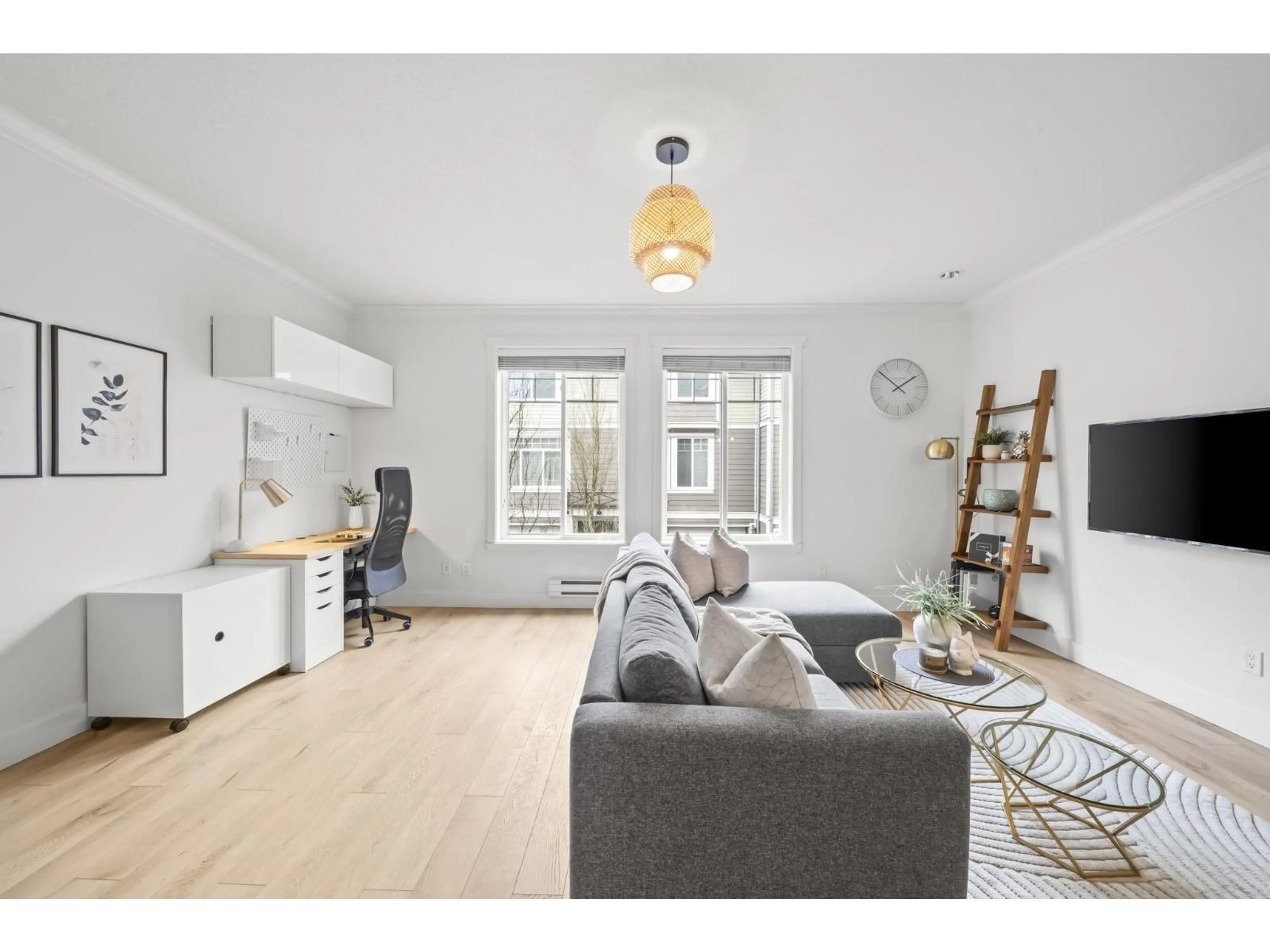 Living room with furniture, unknown for 12 - 15399 GUILDFORD DRIVE, Surrey British Columbia V3R7C6