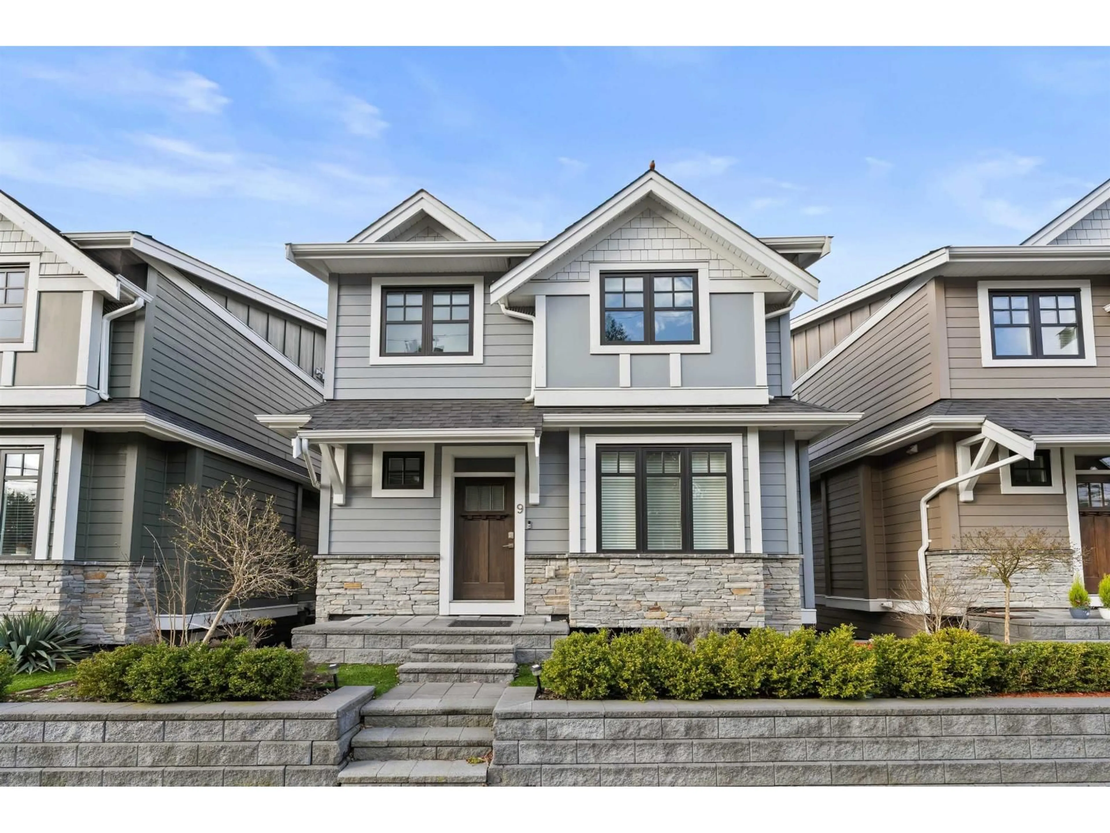 Home with vinyl exterior material, street for 9 - 34121 GEORGE FERGUSON WAY, Abbotsford British Columbia V2S0K4