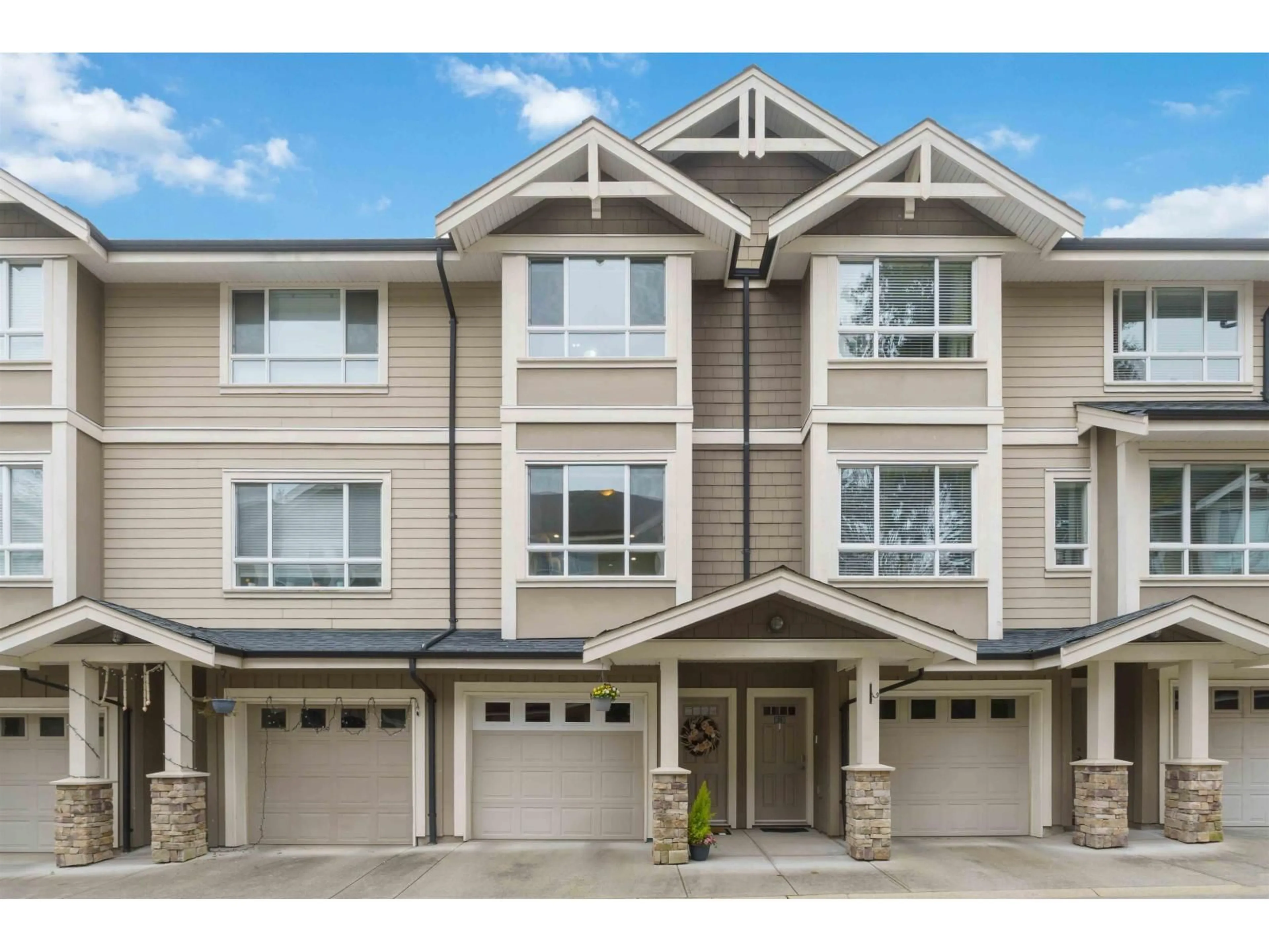 Home with vinyl exterior material, street for 36 - 2955 156 STREET, Surrey British Columbia V3Z2W8