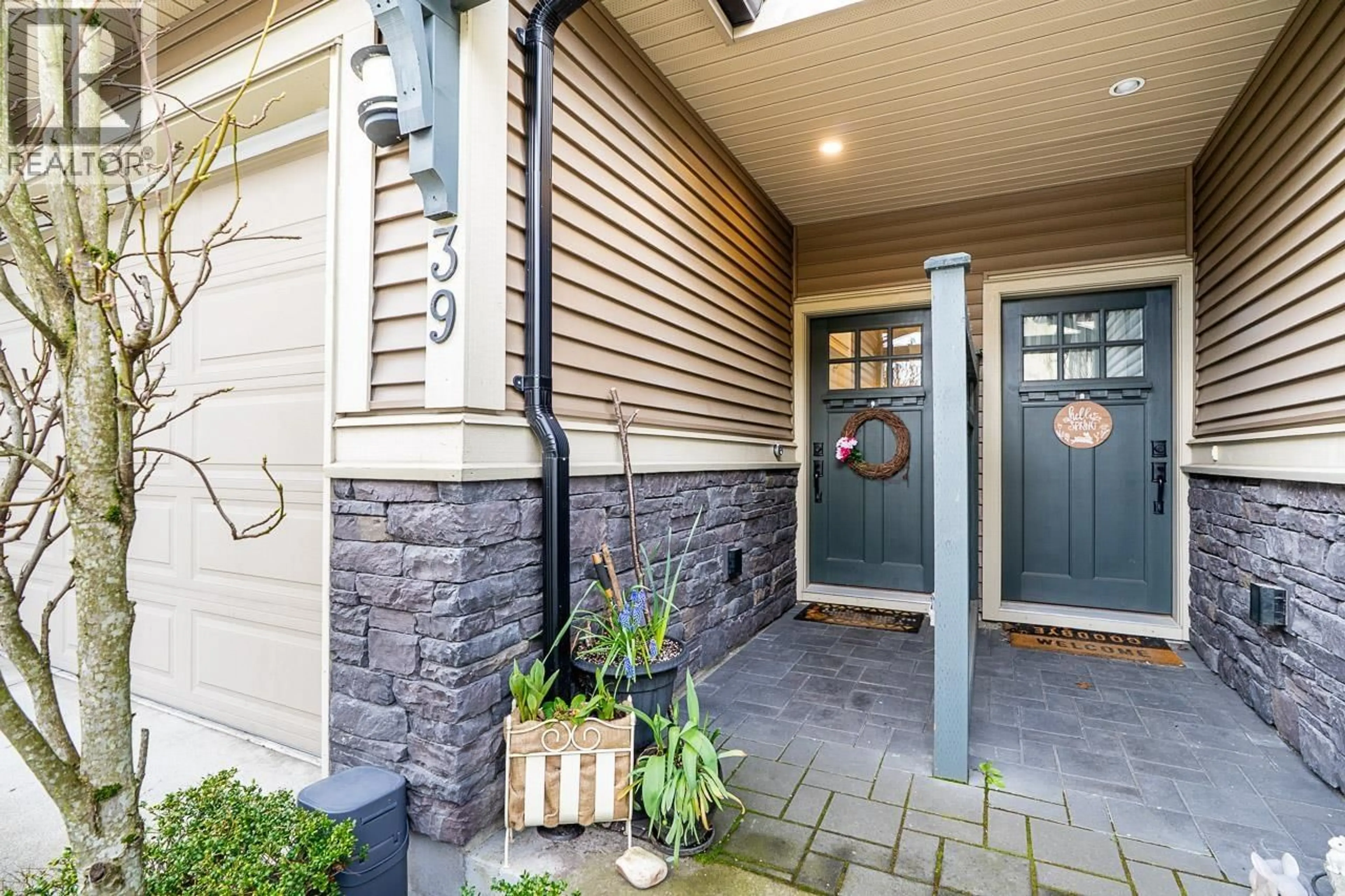 Indoor entryway for 39 - 19095 MITCHELL ROAD, Pitt Meadows British Columbia V3Y2C5
