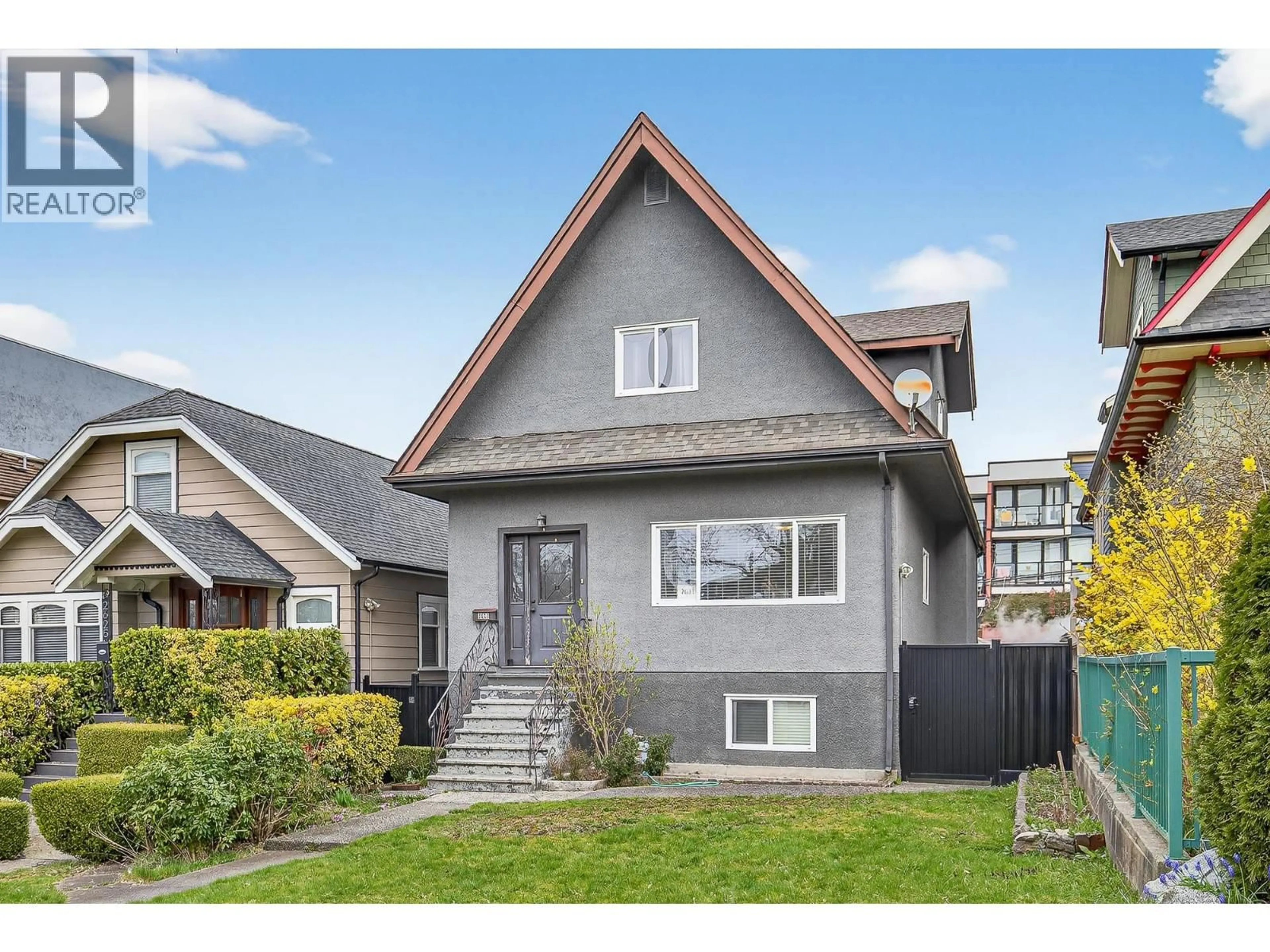 Home with vinyl exterior material, street for 2631 PENDER STREET, Vancouver British Columbia V5K2B6