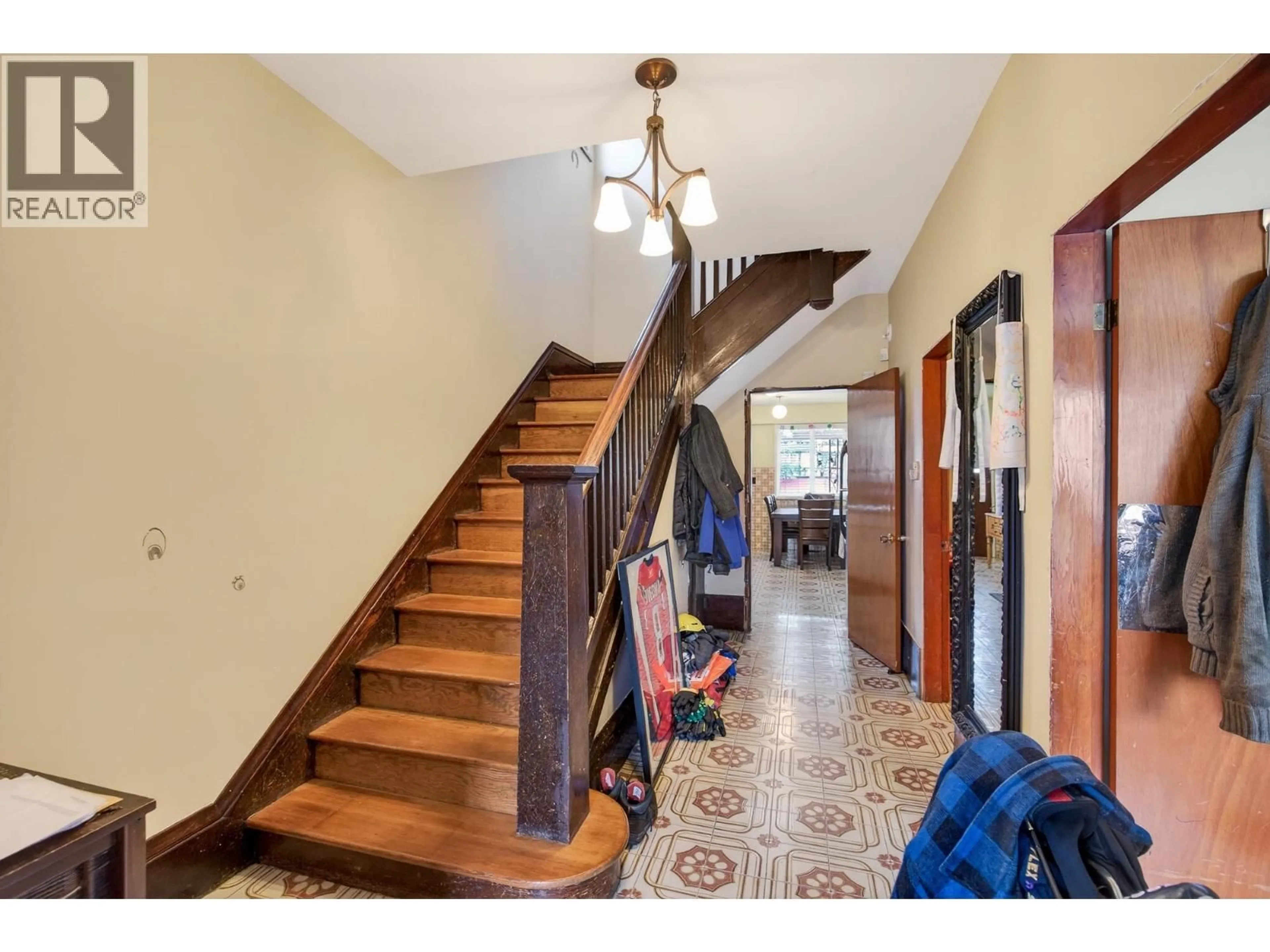 Indoor foyer for 2631 PENDER STREET, Vancouver British Columbia V5K2B6