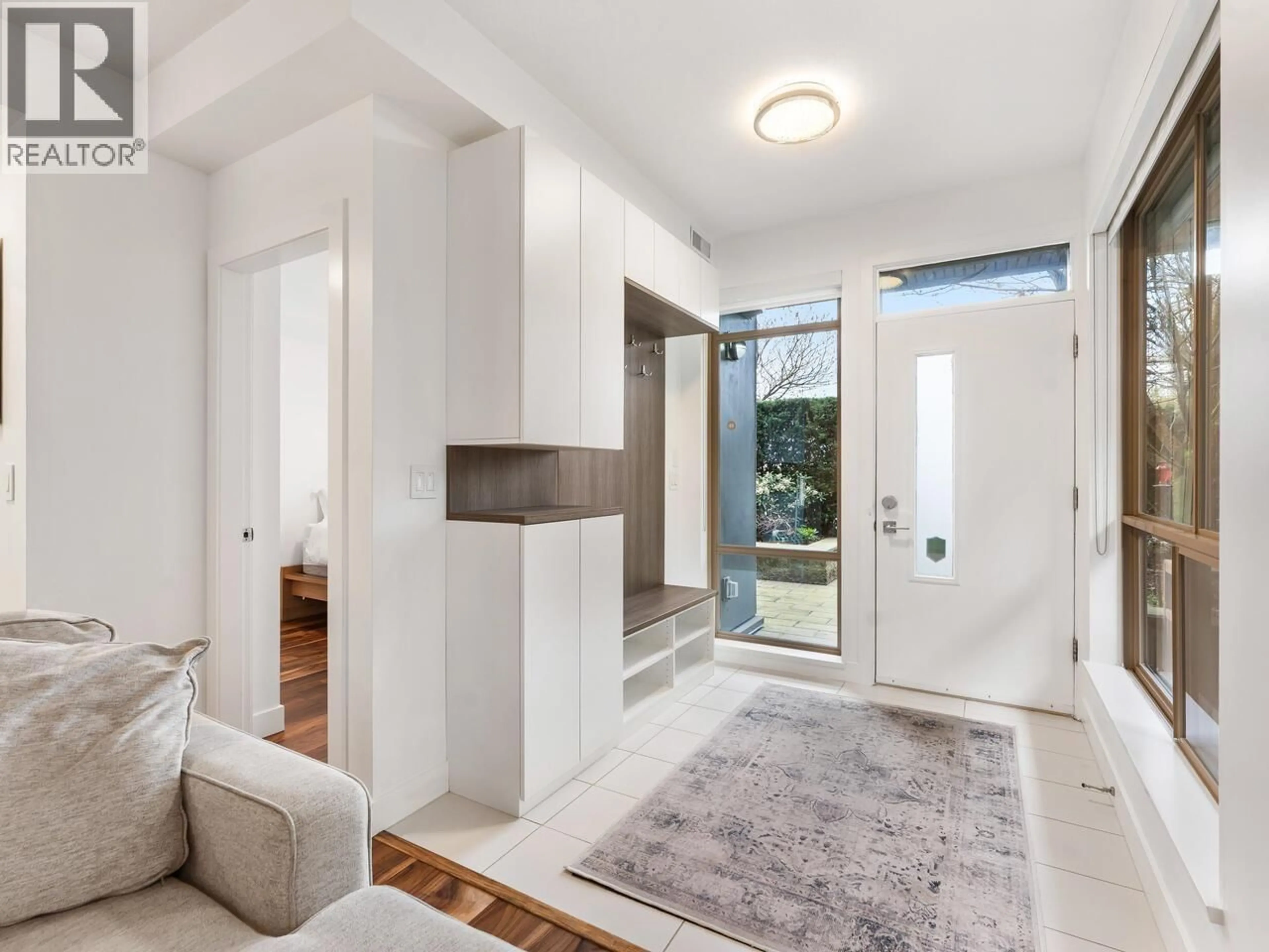 Indoor entryway for 18 - 10133 RIVER DRIVE, Richmond British Columbia V6X0K8