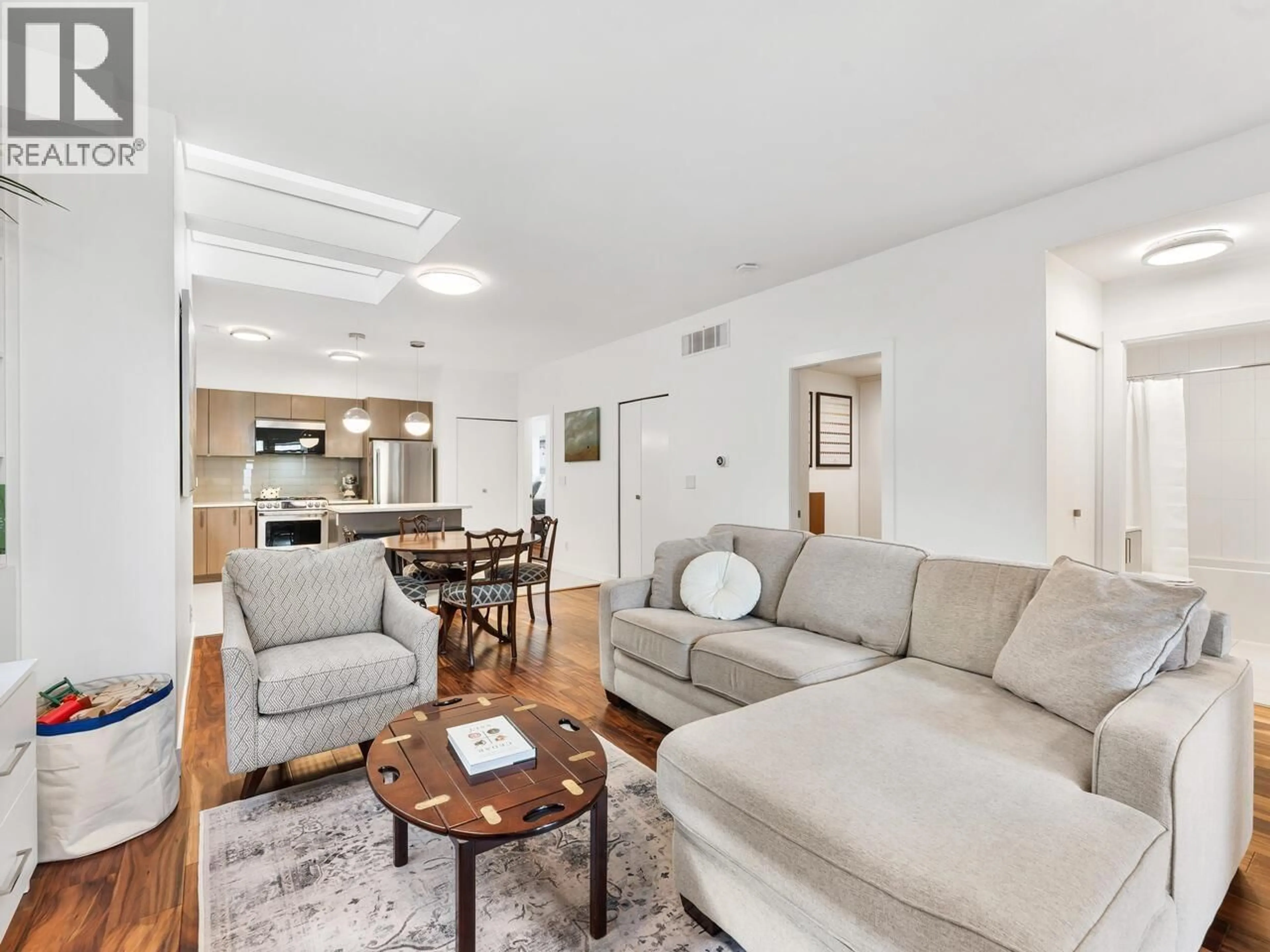 Living room with furniture, unknown for 18 - 10133 RIVER DRIVE, Richmond British Columbia V6X0K8