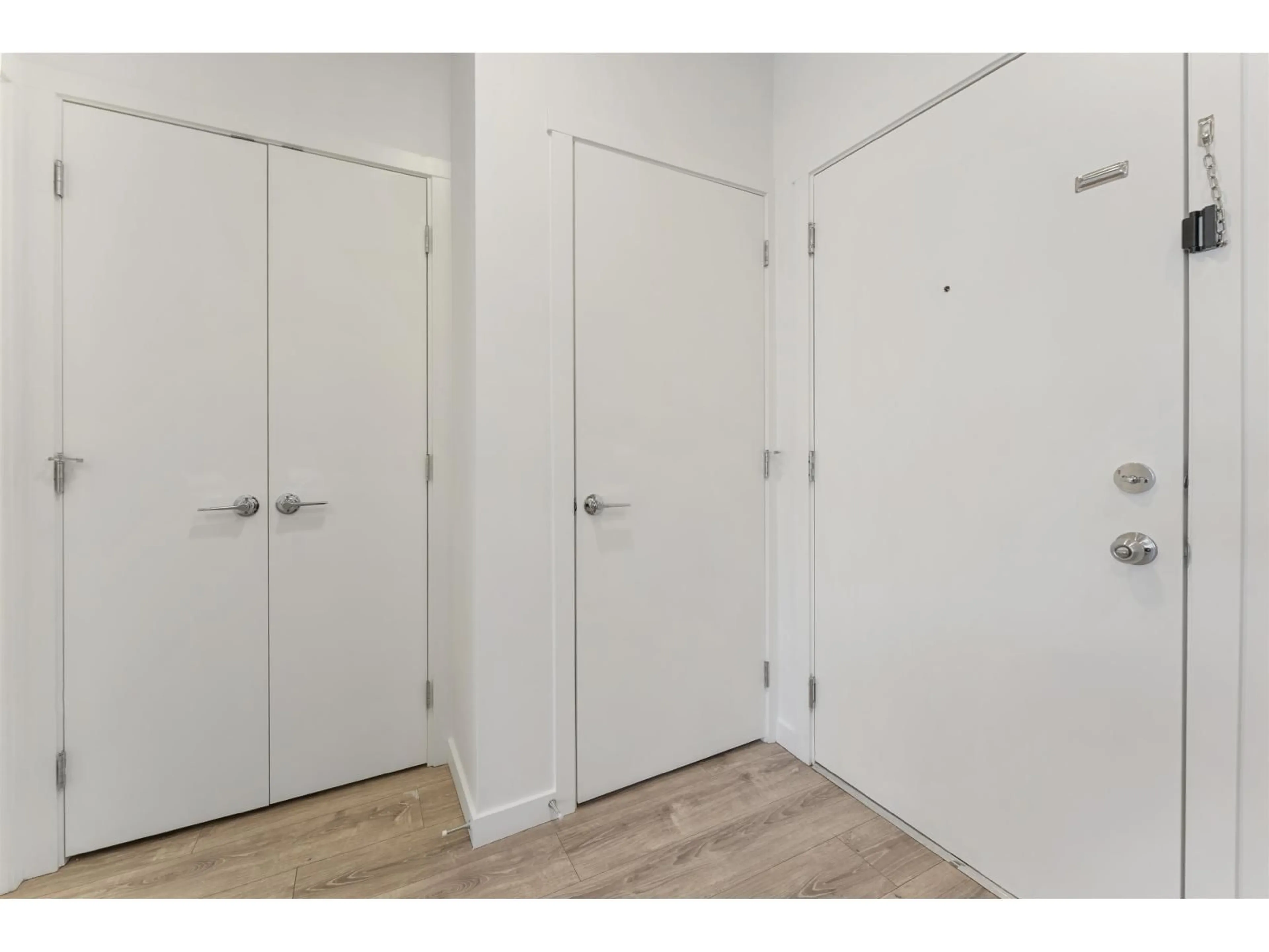 Unknown for 430 - 13968 LAUREL DRIVE, Surrey British Columbia V3T0S9