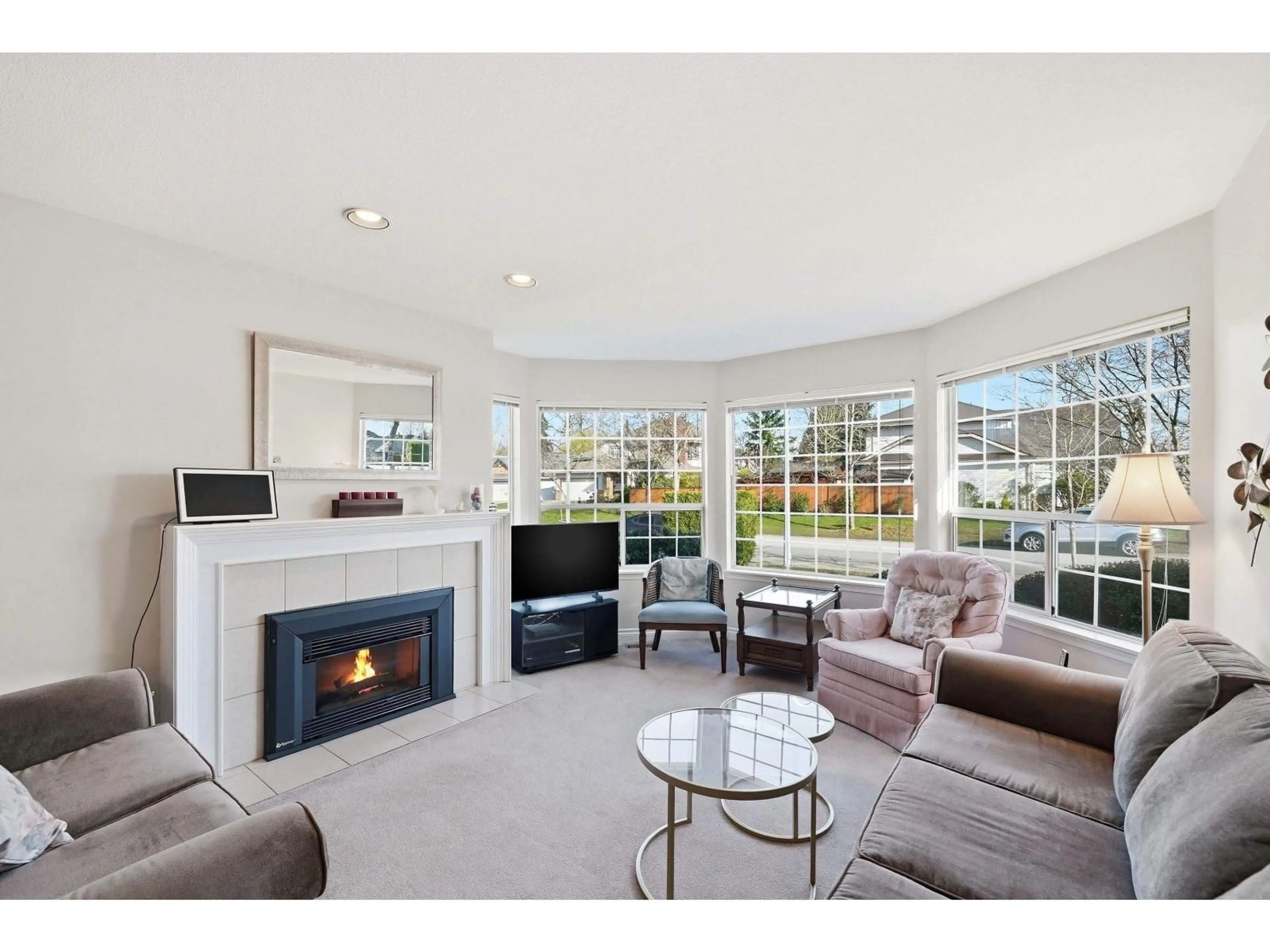 Living room with furniture, unknown for 18636 62A AVENUE, Surrey British Columbia V3S7N7