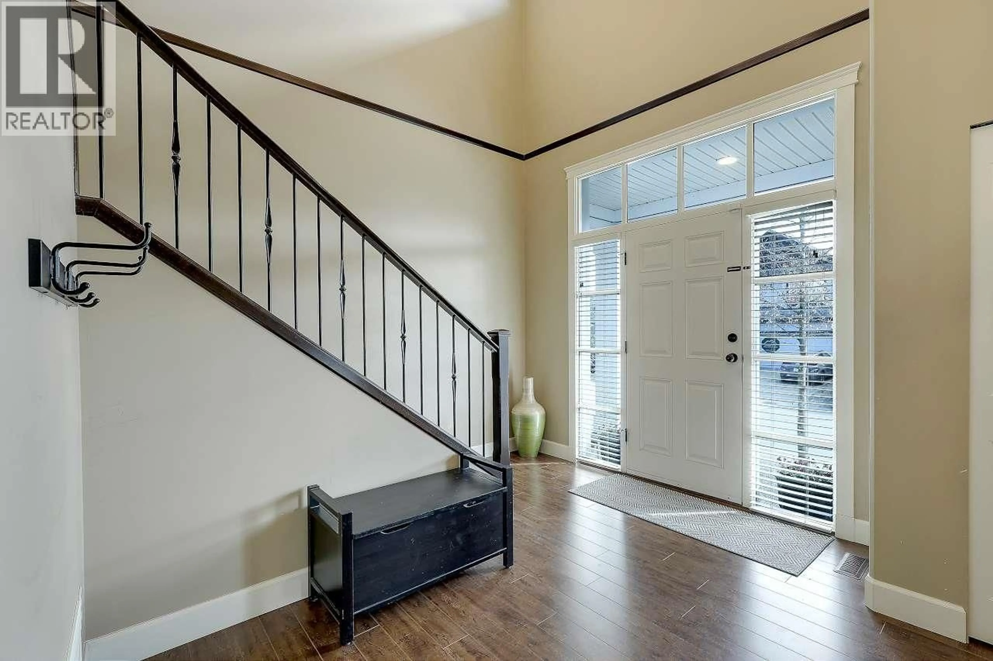 Indoor entryway for 11231 236A STREET, Maple Ridge British Columbia V2W0E8