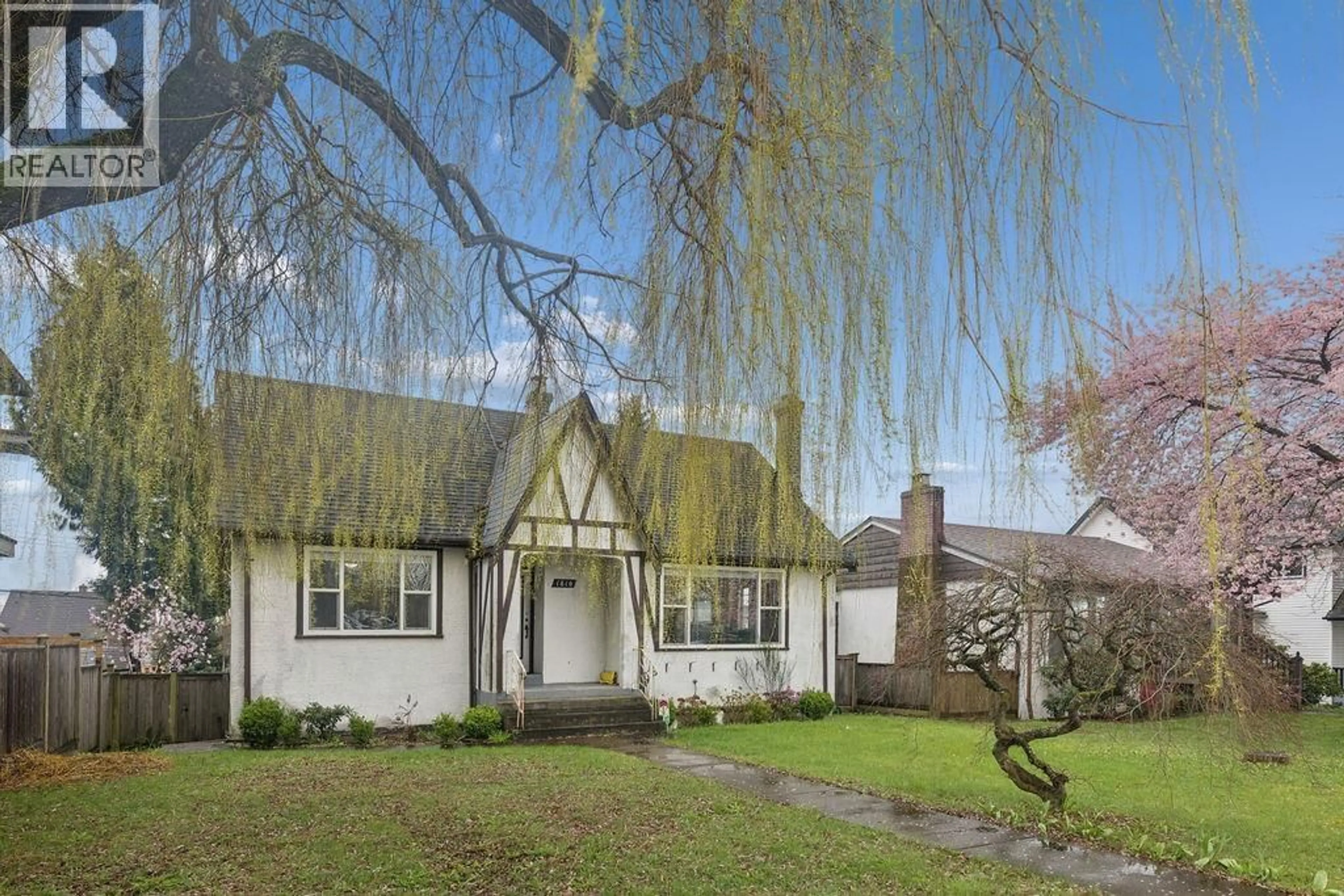 Unknown for 1810 TENTH AVENUE, New Westminster British Columbia V3M3J5