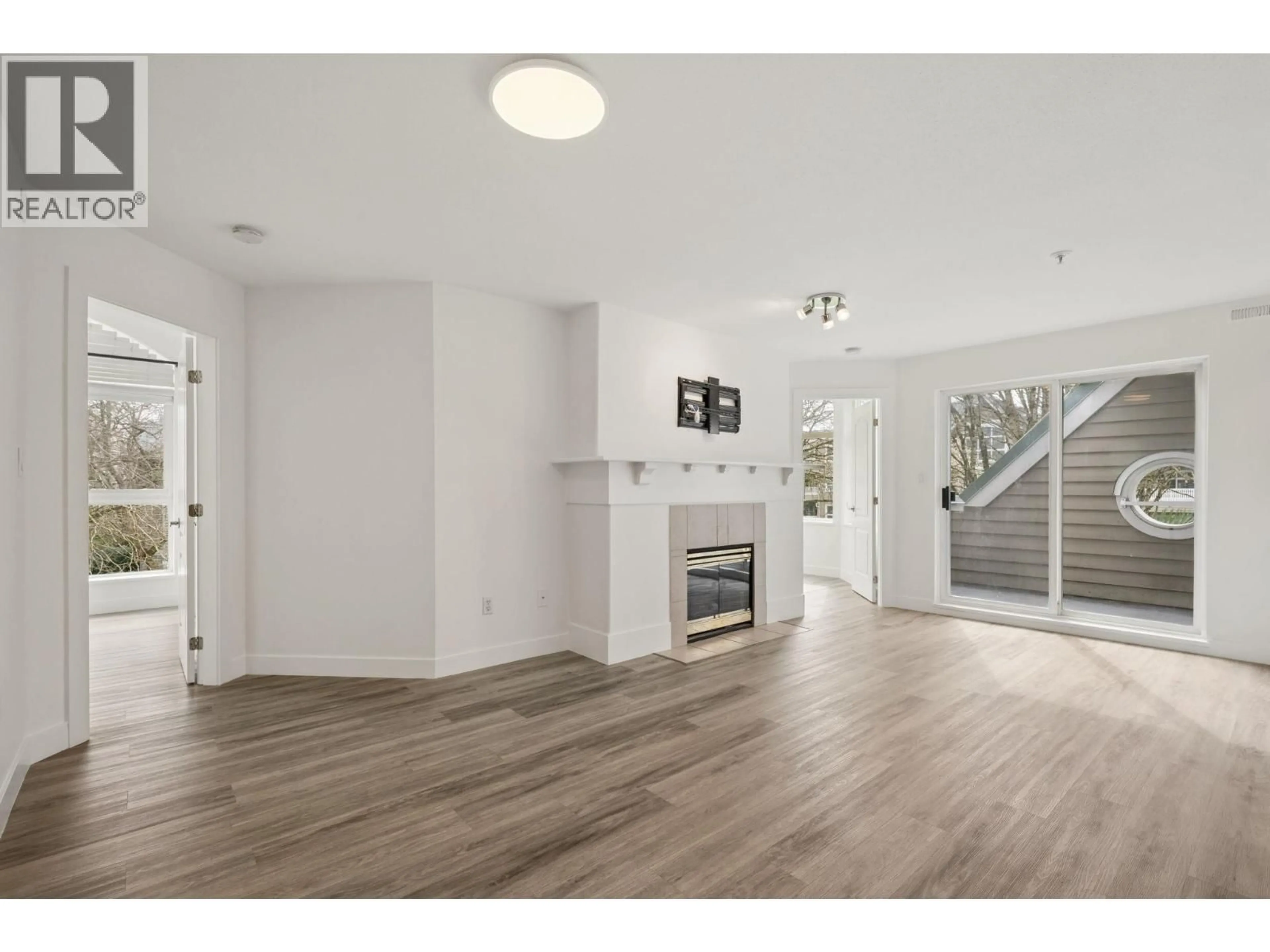 Unknown for 306 - 5500 LYNAS LANE, Richmond British Columbia V7C5R5