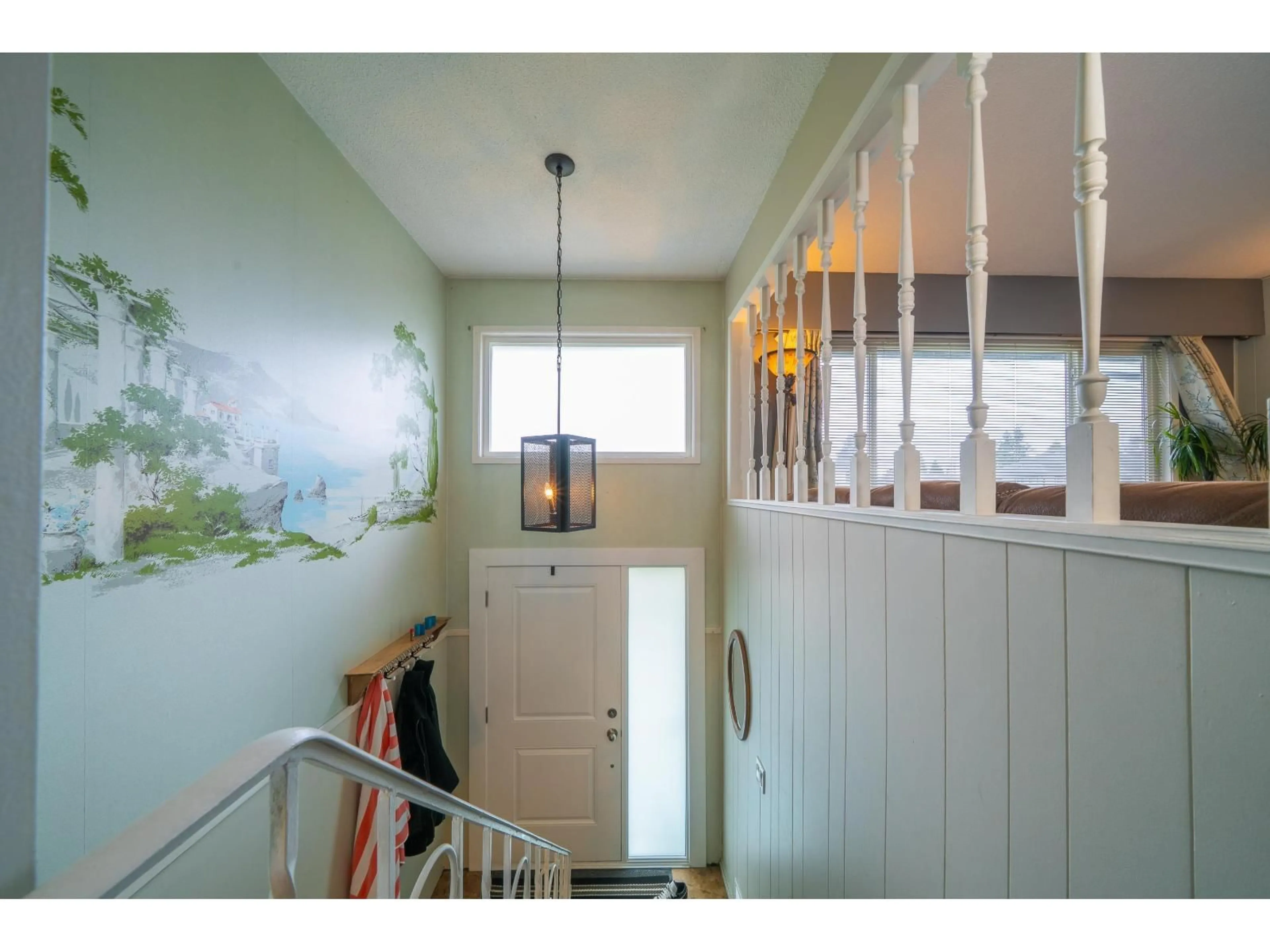 Indoor entryway for 11129 FULLER CRESCENT NORTH, Delta British Columbia V4C2C9