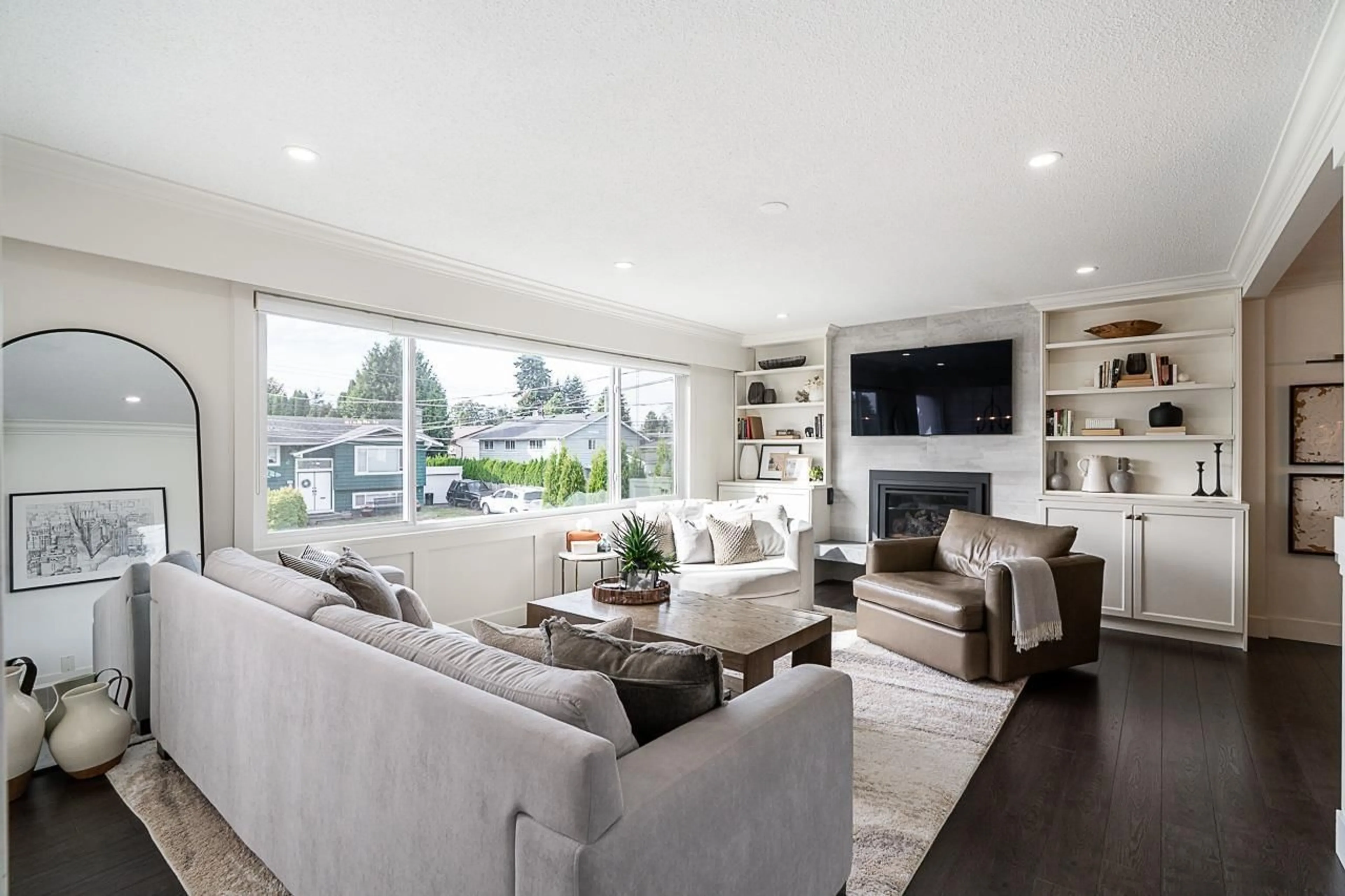 Living room with furniture, unknown for 7626 116A STREET, Delta British Columbia V4C5Y2