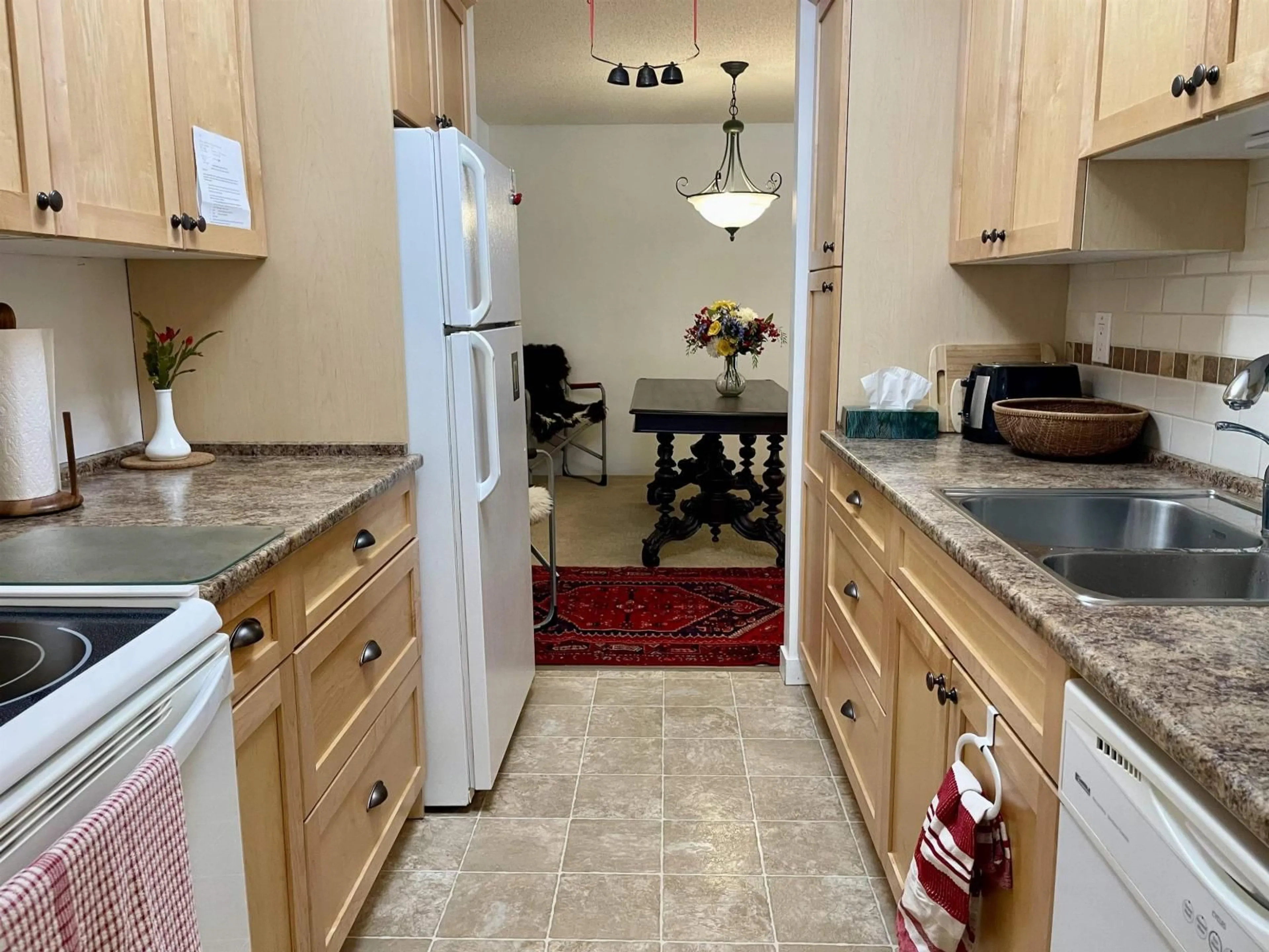 Standard kitchen, ceramic/tile floor for 217 - 12890 17 AVENUE, Surrey British Columbia V4A1T5