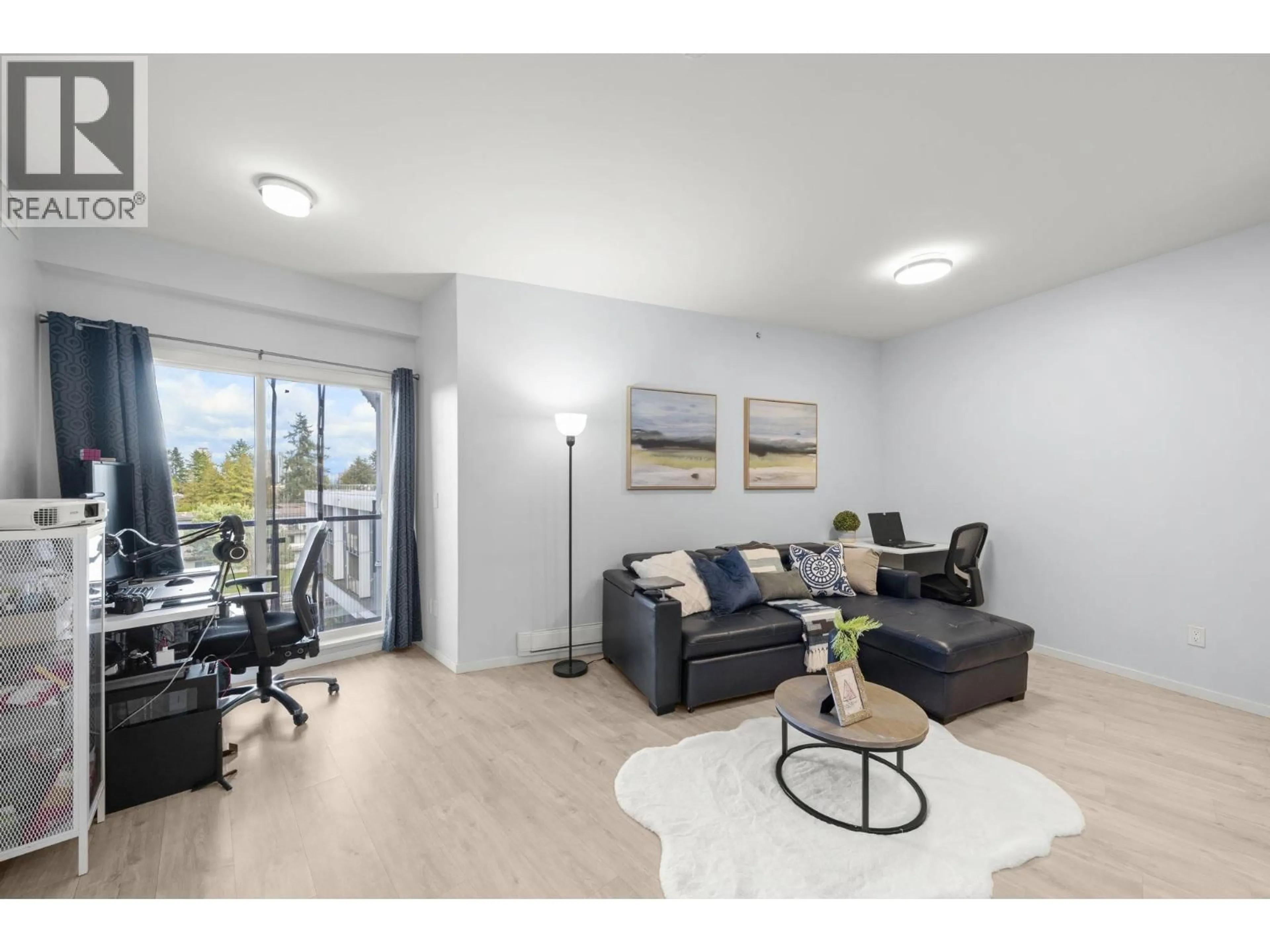 Living room with furniture, wood/laminate floor for PH18 - 6283 KINGSWAY, Burnaby British Columbia V5J0H3