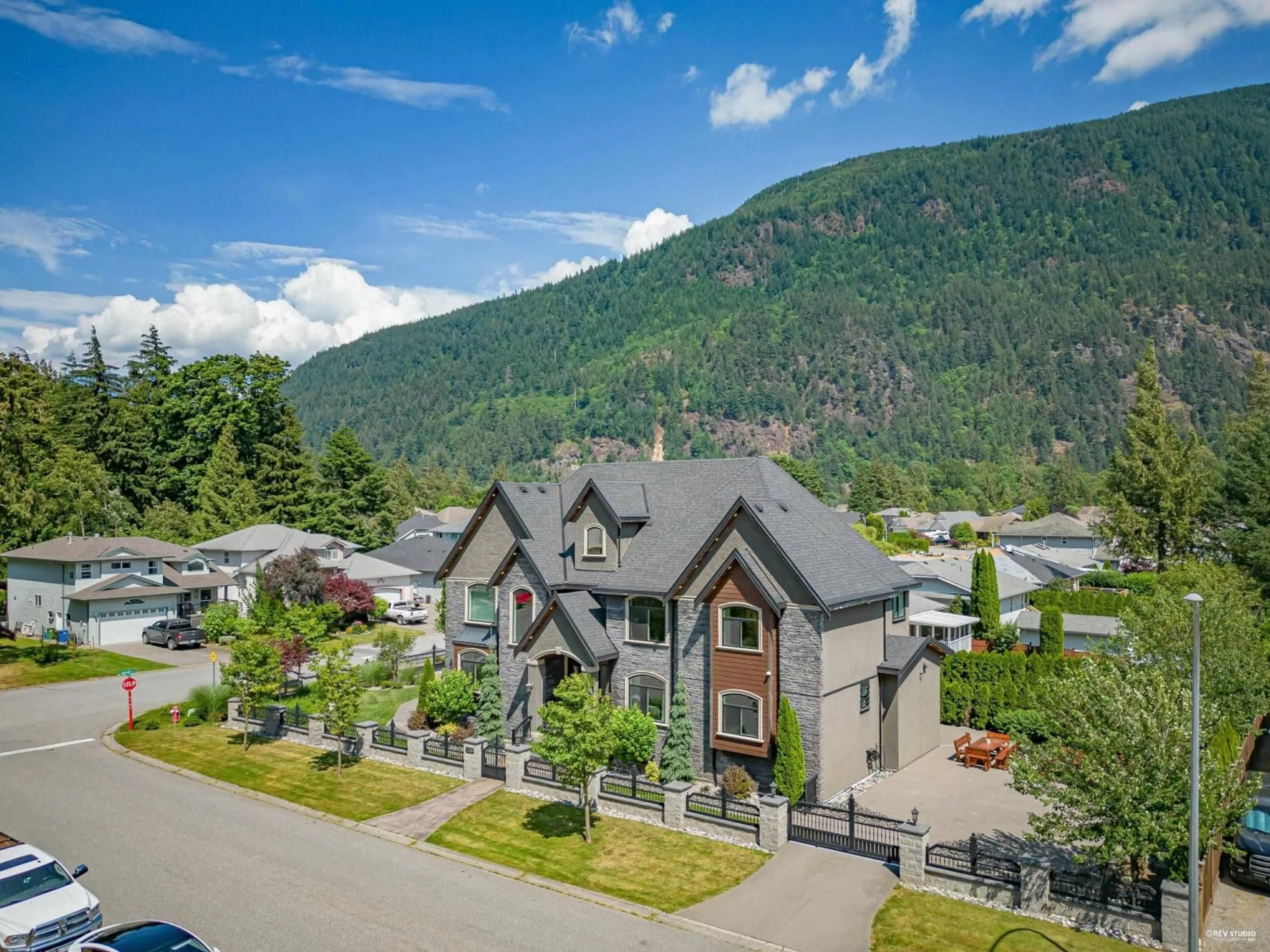 A pic from outside/outdoor area/front of a property/back of a property/a pic from drone, mountain view for 220 BALSAM AVENUE, Harrison Hot Springs British Columbia V0M1K0