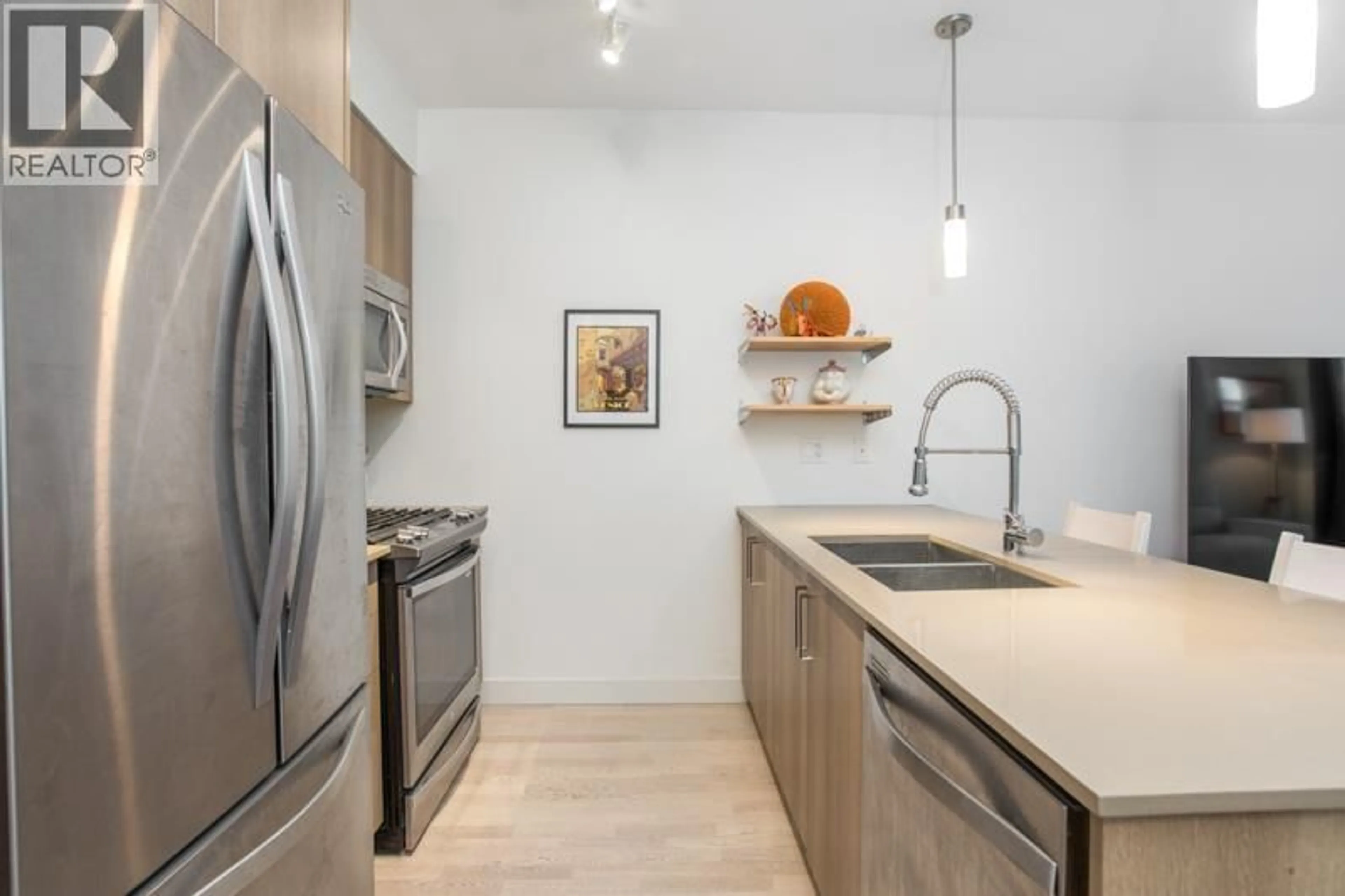 Unknown for 417 - 7058 14TH AVENUE, Burnaby British Columbia V3N0E6