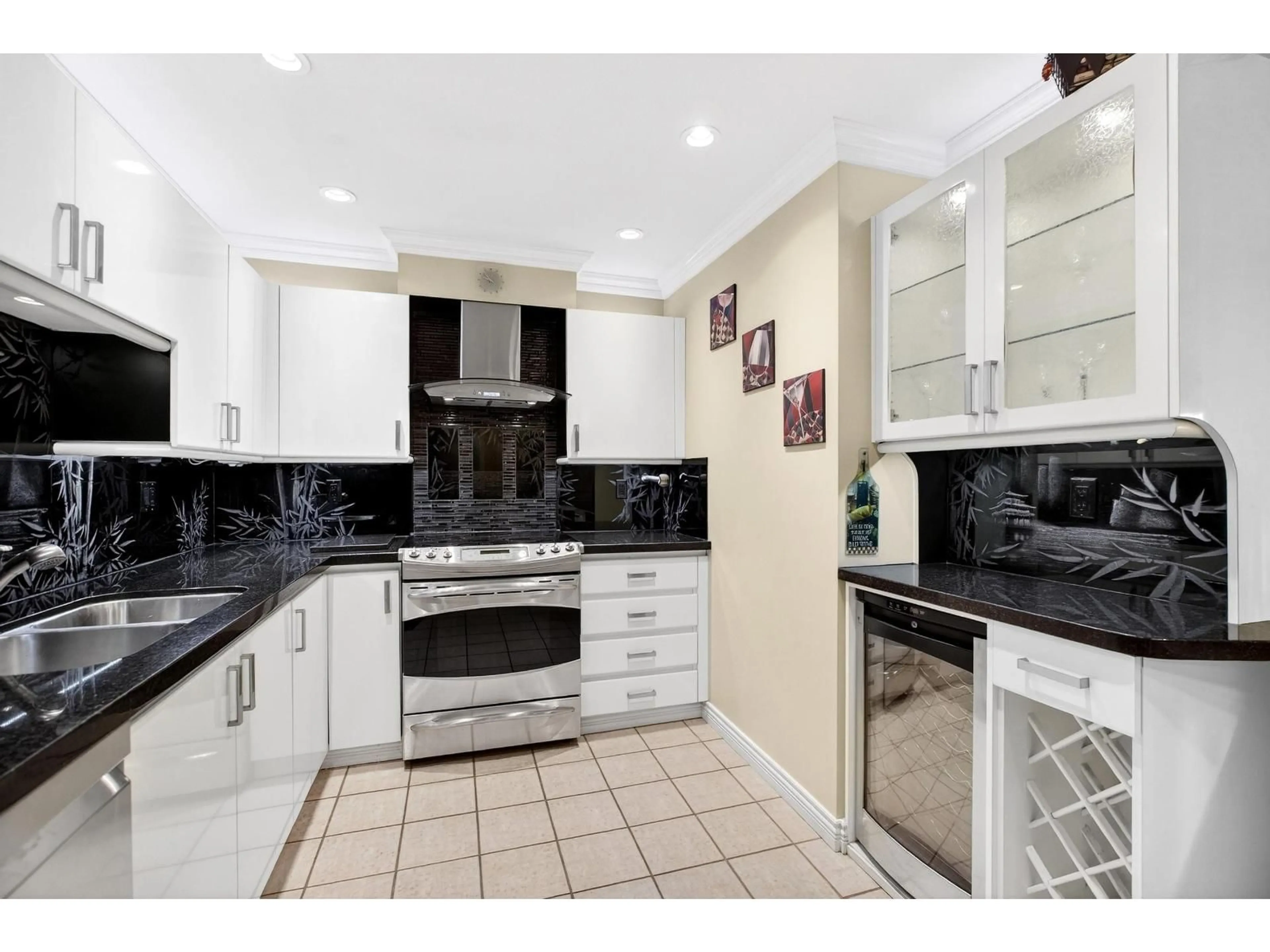 Unknown for 205 - 15140 29A AVENUE, Surrey British Columbia V4P3B1