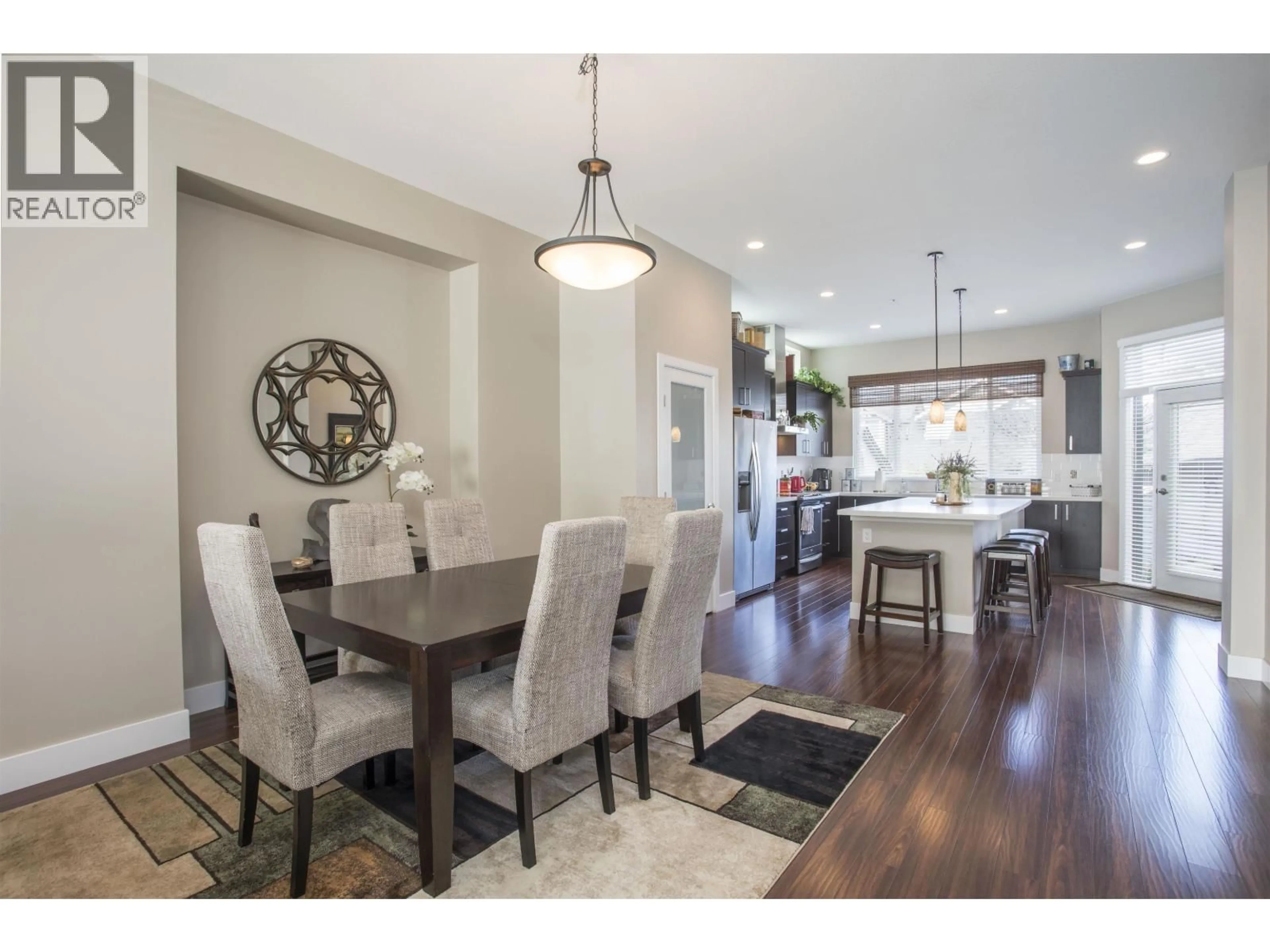 Open concept kitchen, wood/laminate floor for 10497 ROBERTSON STREET, Maple Ridge British Columbia V2W0H8