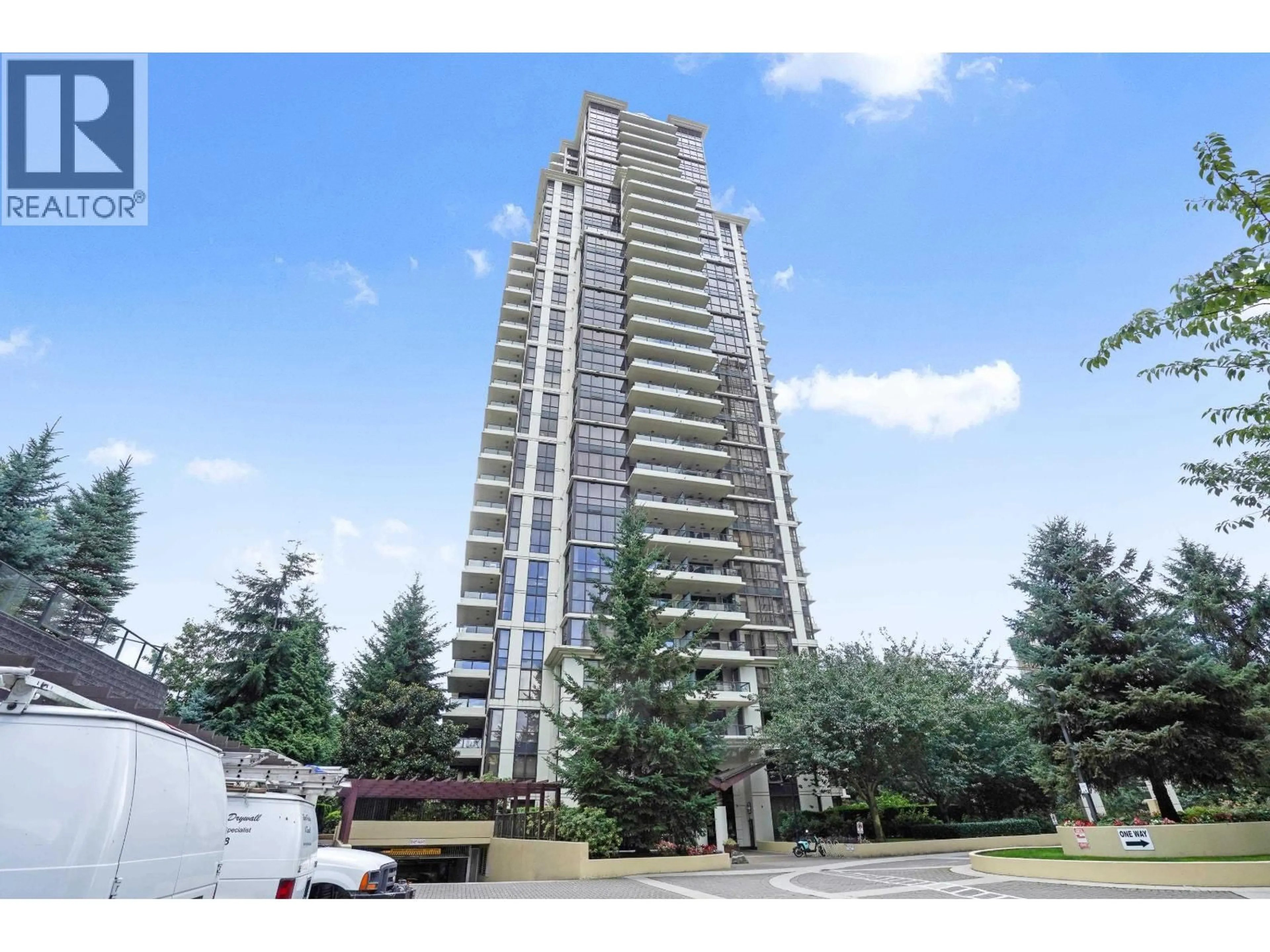 Indoor foyer for 1504 - 2138 MADISON AVENUE, Burnaby British Columbia V5C6T6