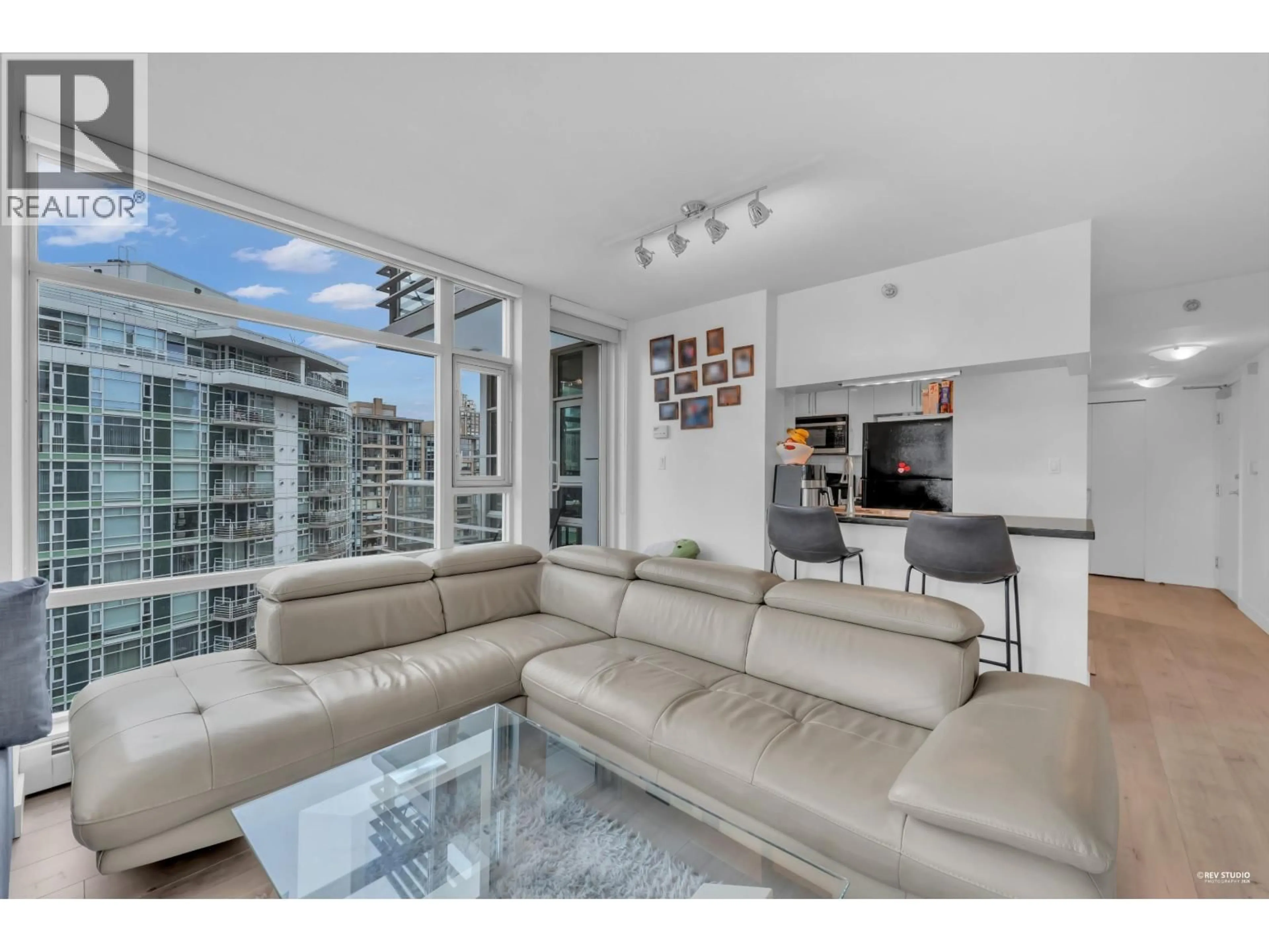 Living room with furniture, unknown for 1506 - 1199 MARINASIDE CRESCENT, Vancouver British Columbia V6Z2Y2