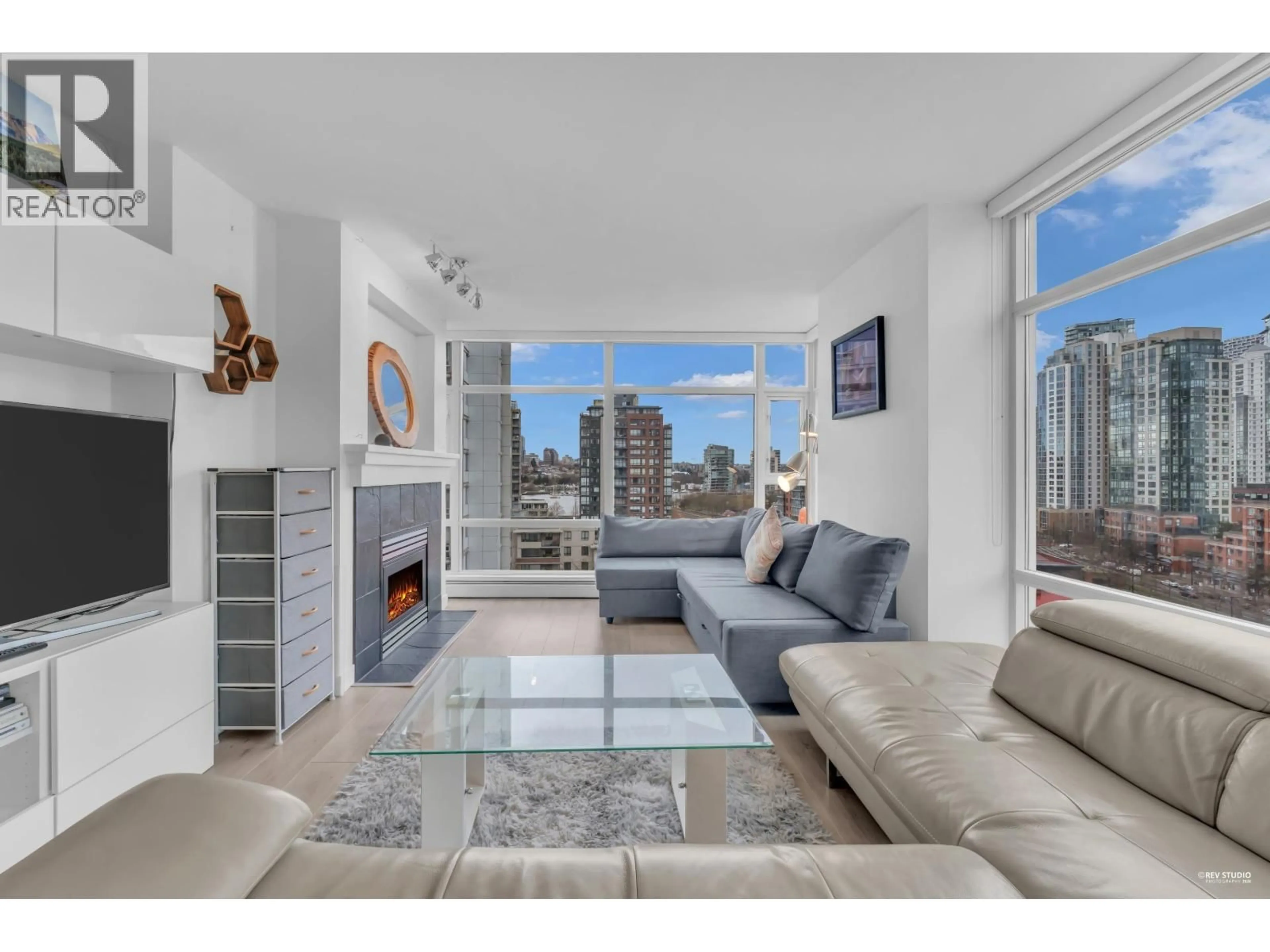 Living room with furniture, unknown for 1506 - 1199 MARINASIDE CRESCENT, Vancouver British Columbia V6Z2Y2