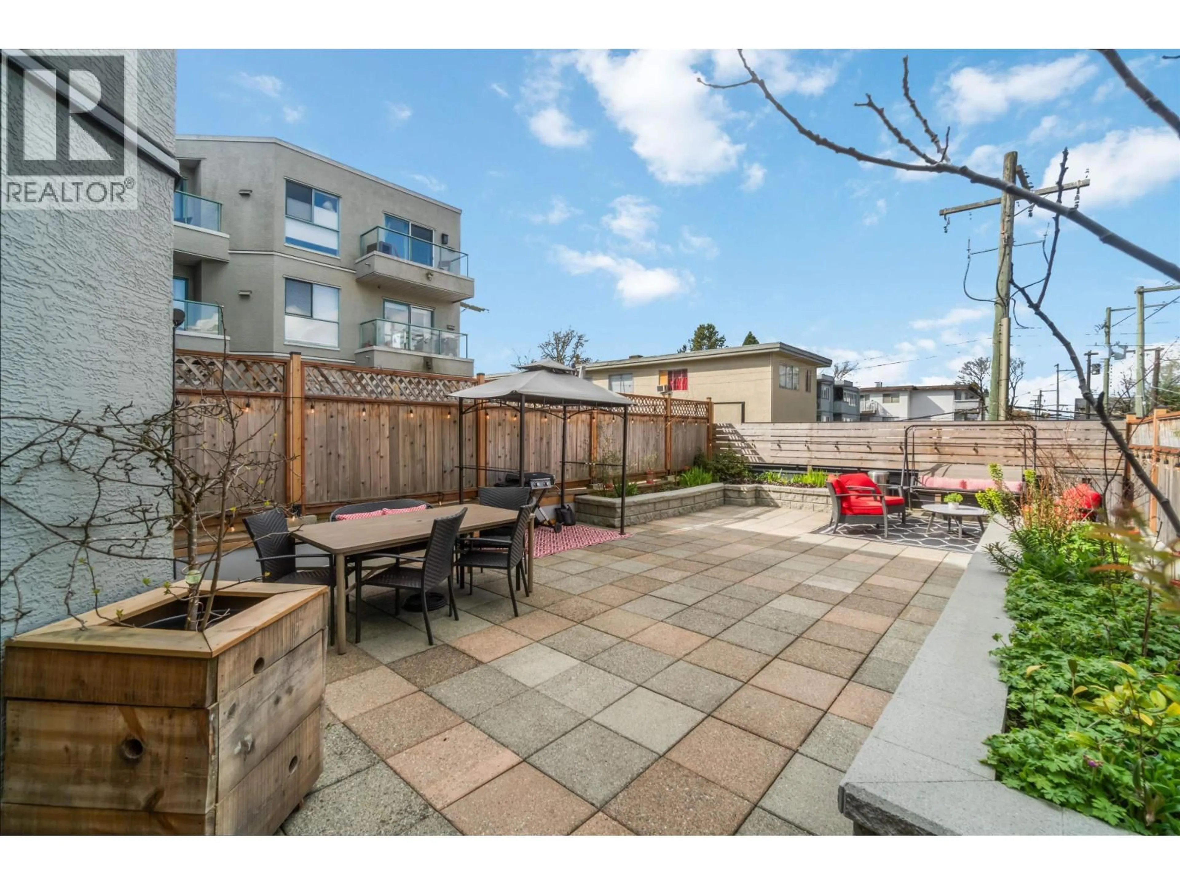 Patio, street for 110 - 189 16TH AVENUE, Vancouver British Columbia V5T4R2