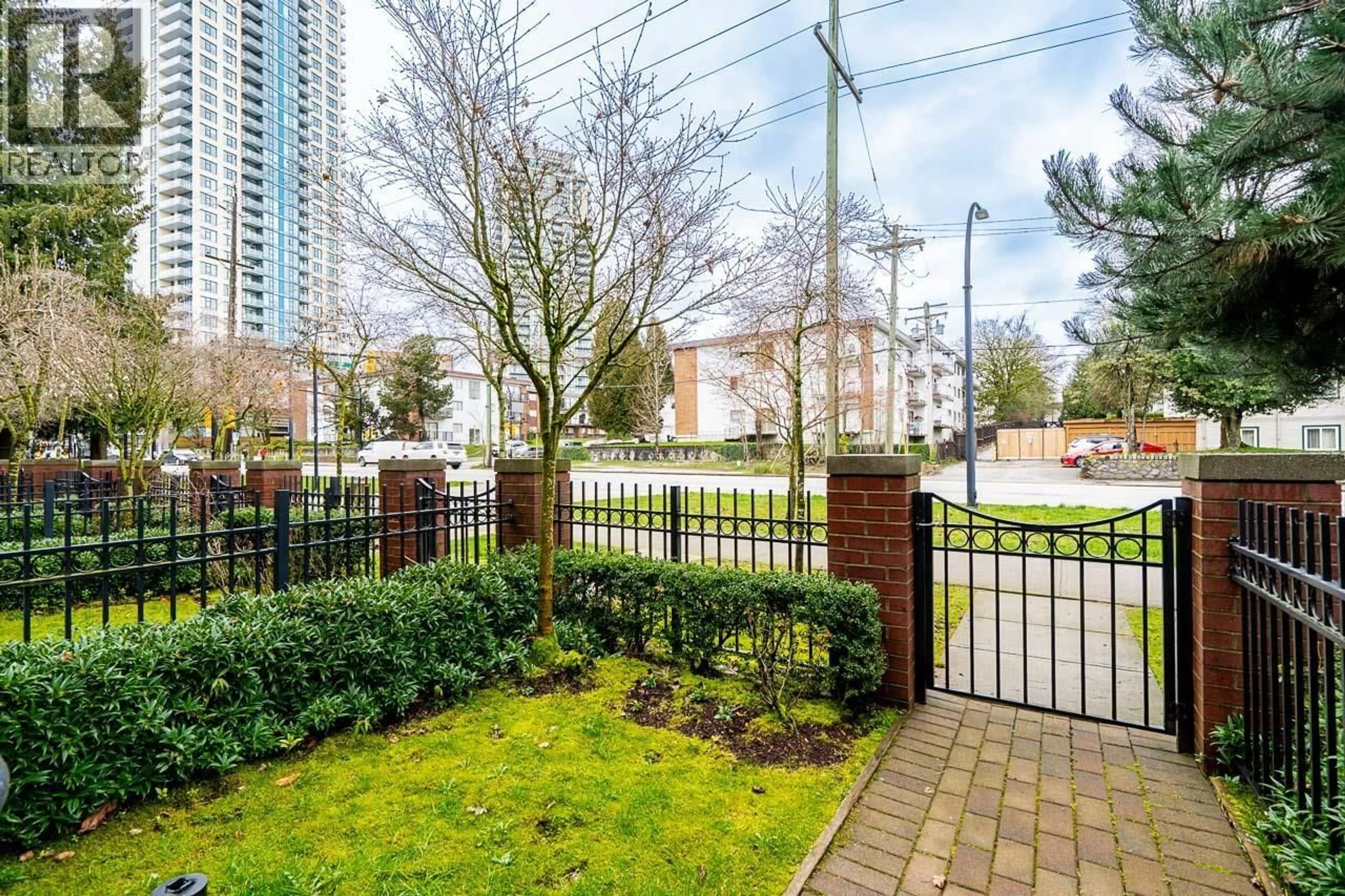 Patio, street for 28 - 7458 BRITTON STREET, Burnaby British Columbia V3N3A5