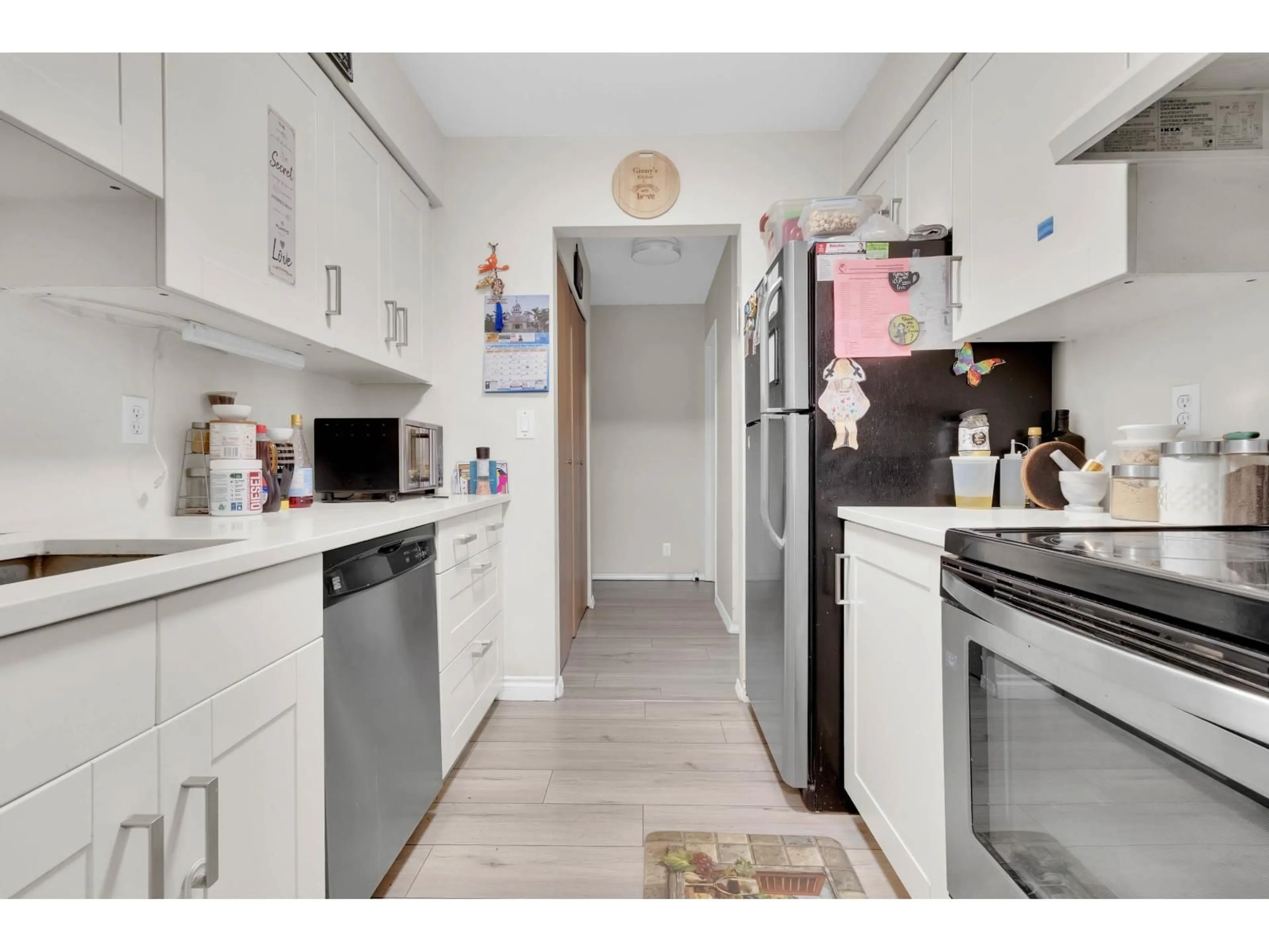 Standard kitchen, unknown for 1104 - 10620 150 STREET, Surrey British Columbia V3R7S1