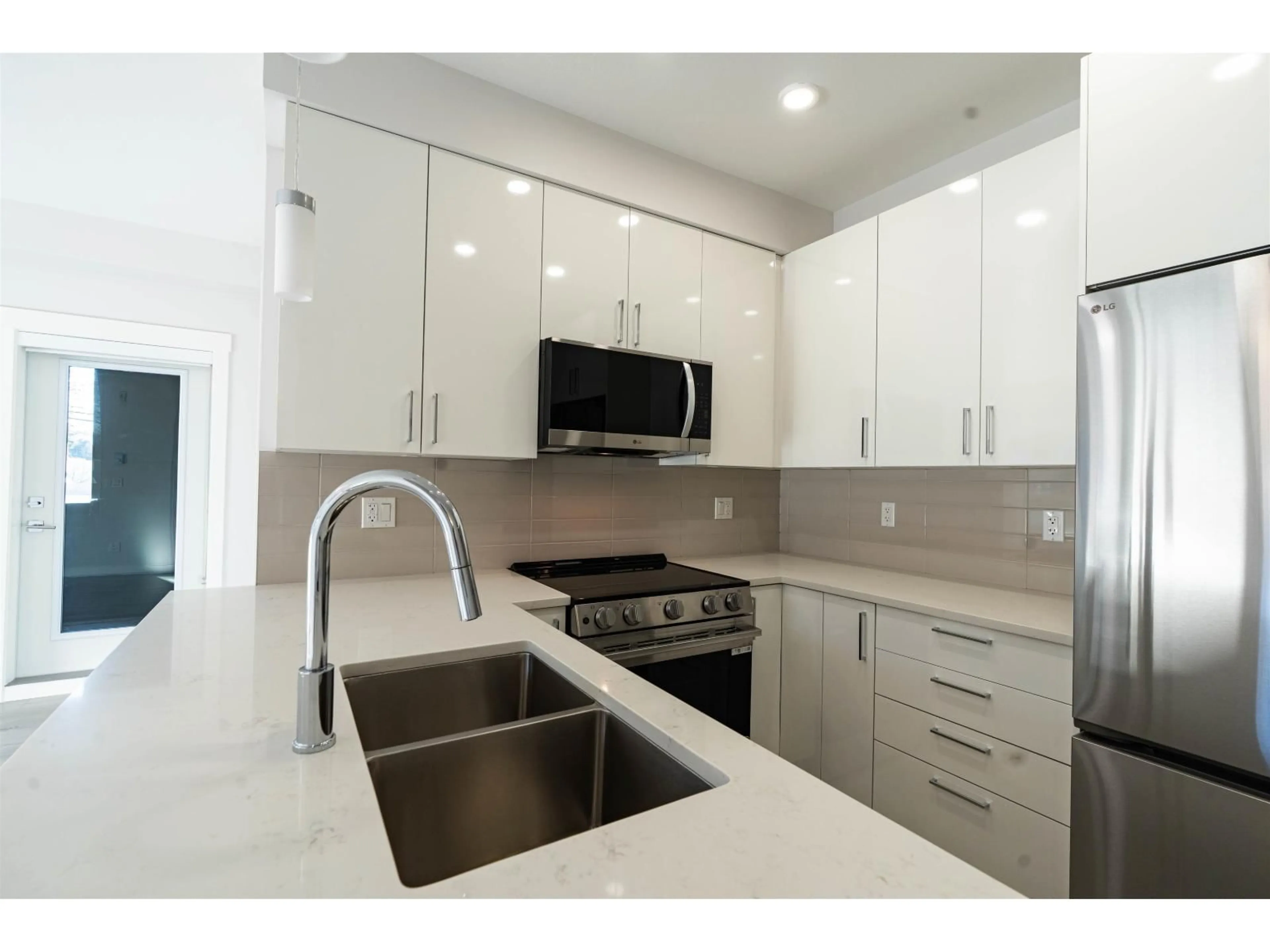 Unknown for 217 - 33886 PINE STREET, Abbotsford British Columbia V2S0N9