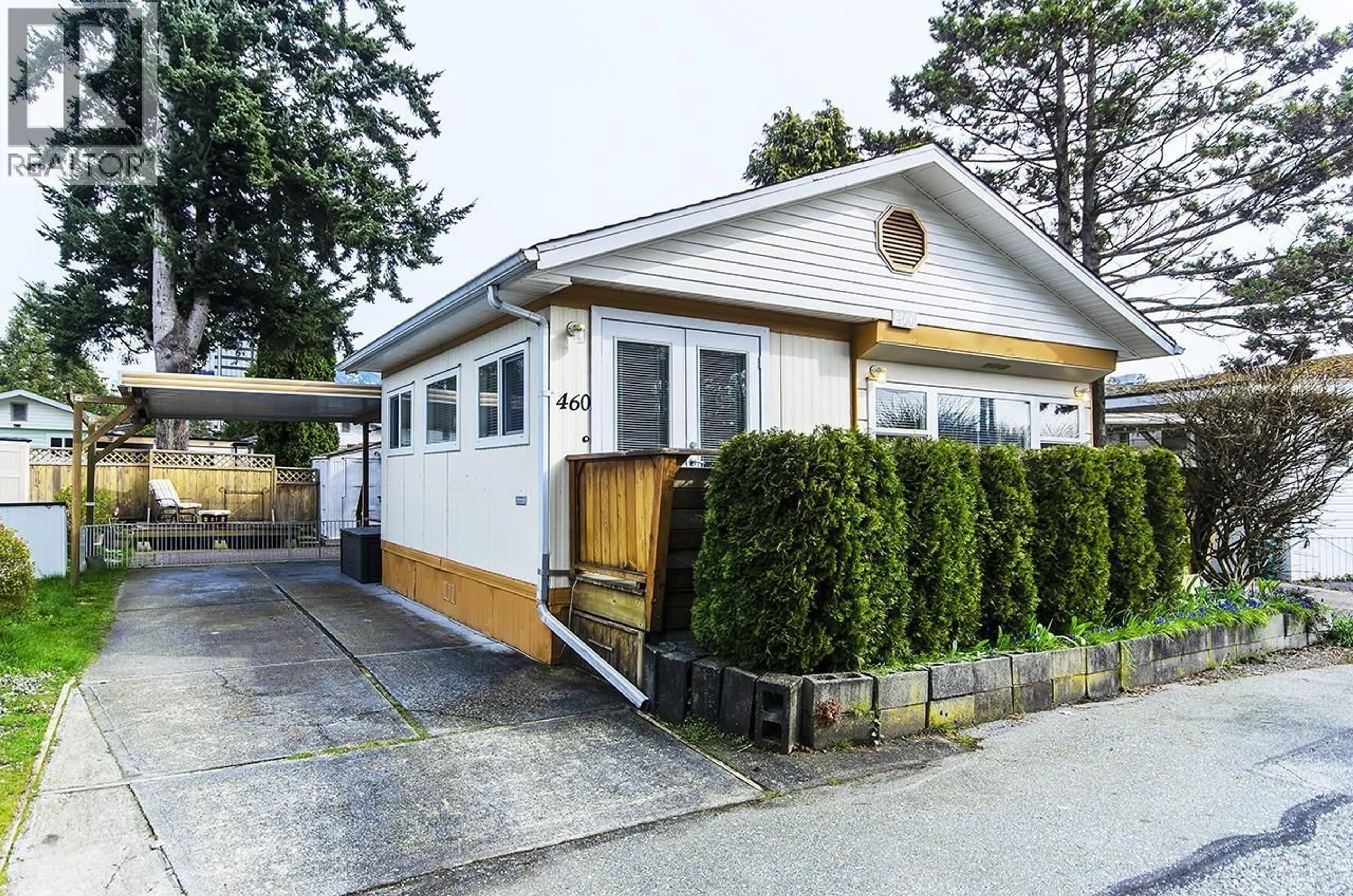 Home with vinyl exterior material, street for 460 SUNDANCE CRESCENT, West Vancouver British Columbia V7P1B9