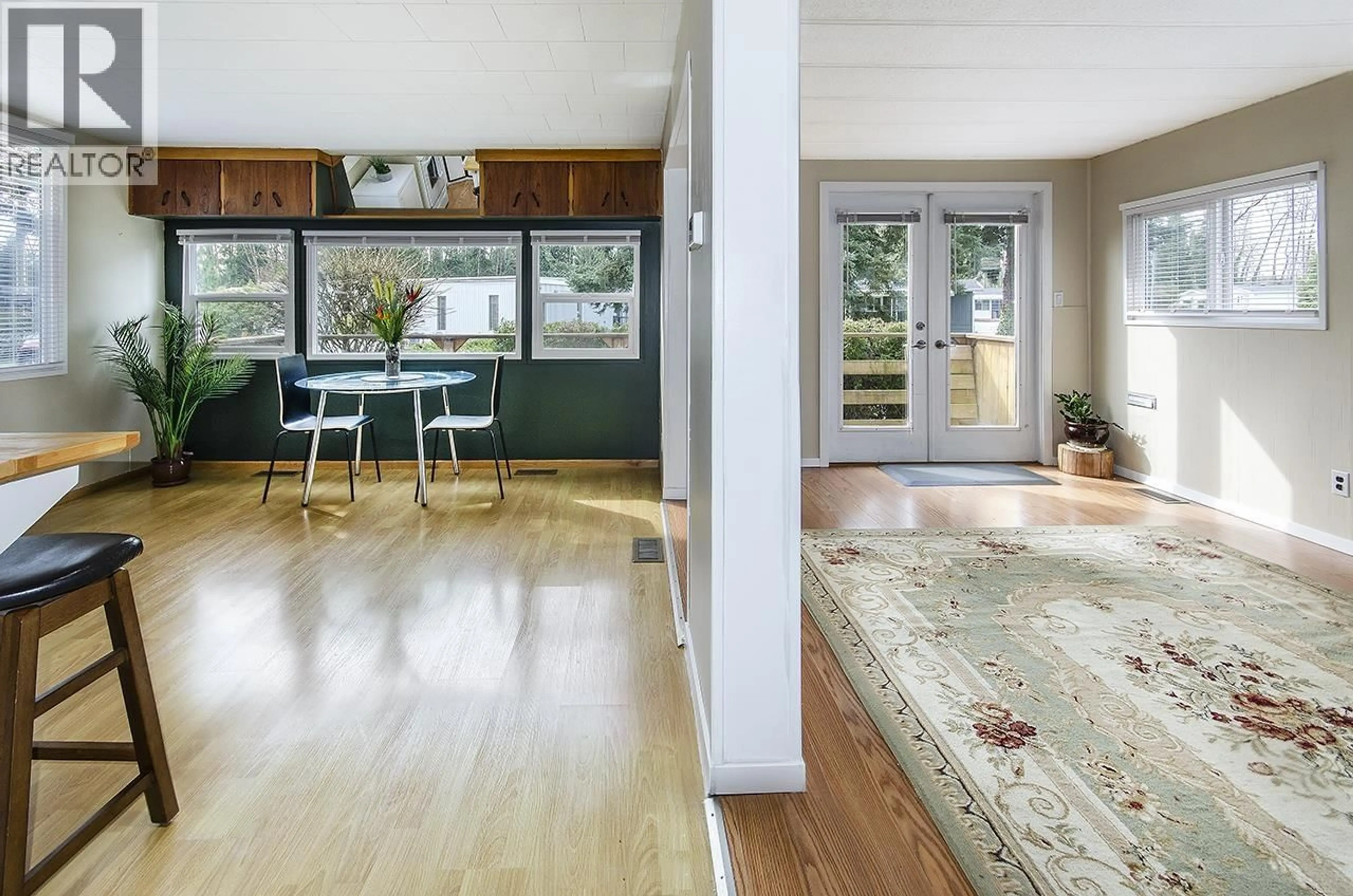 Indoor entryway for 460 SUNDANCE CRESCENT, West Vancouver British Columbia V7P1B9