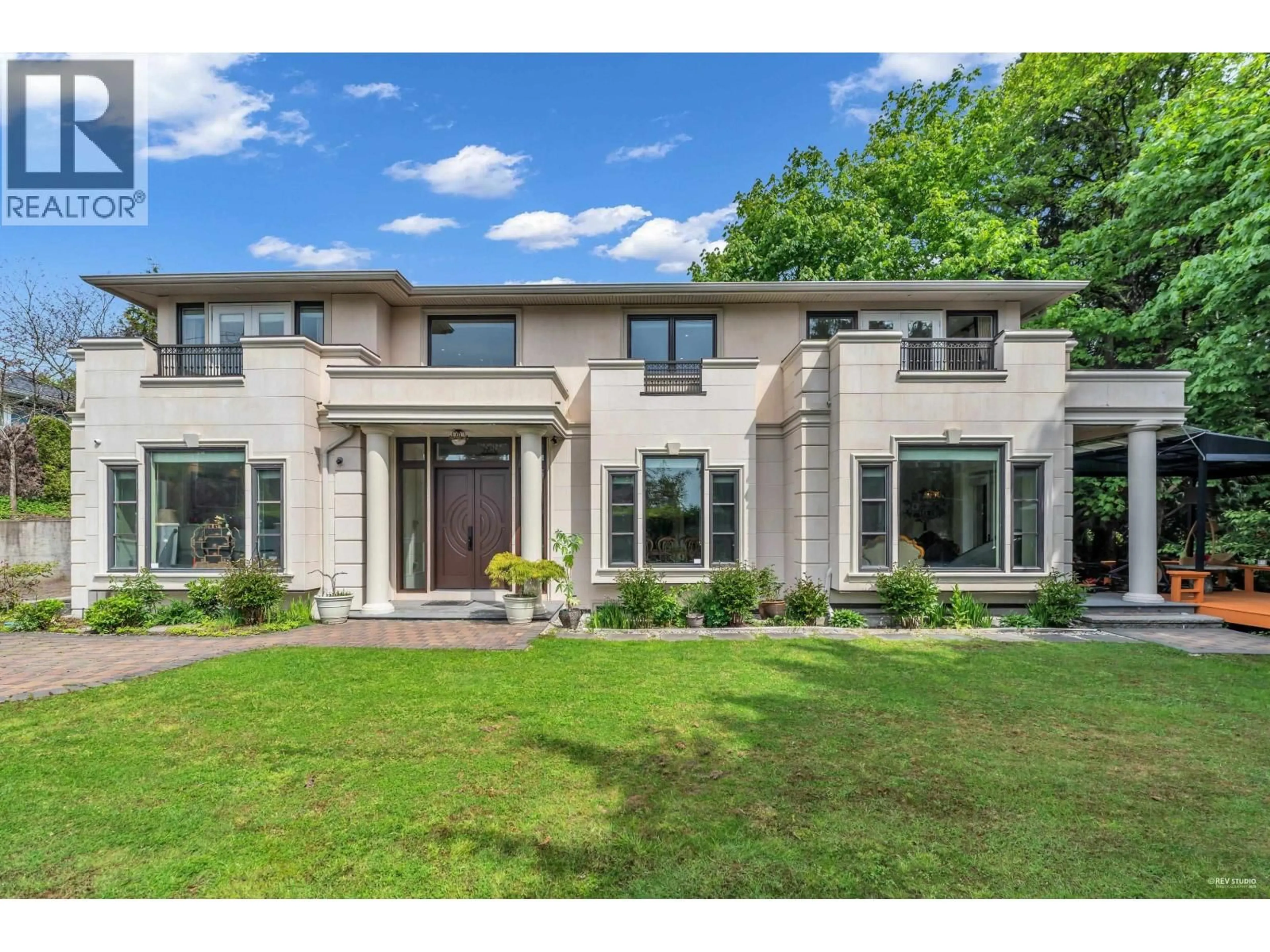 Home with brick exterior material, unknown for 1835 MATHERS AVENUE, West Vancouver British Columbia V7V2G6