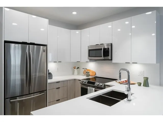 202 - 5486 199A STREET, Langley 4