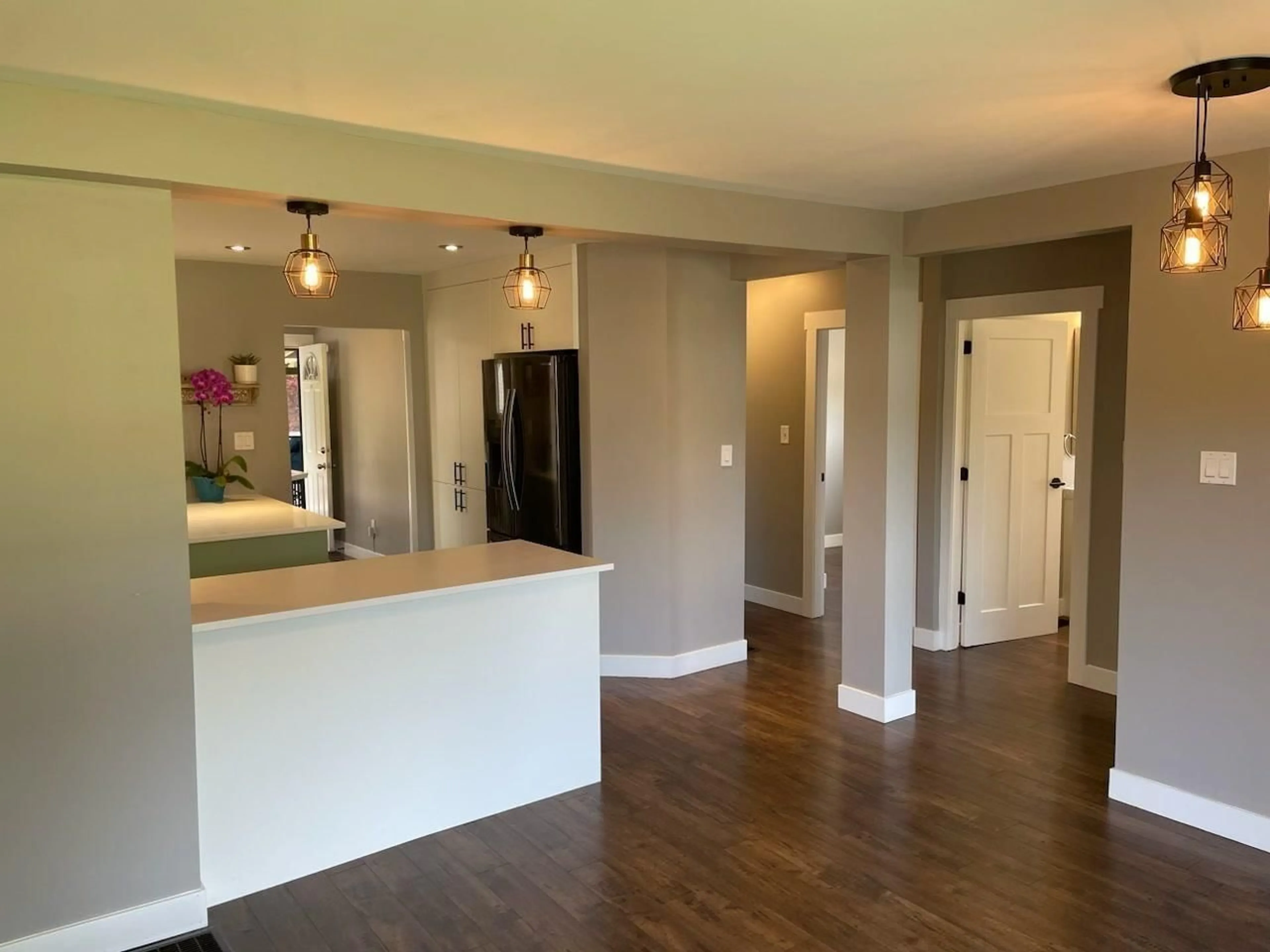Open concept kitchen, wood/laminate floor for 45602 LEWIS AVENUE, Chilliwack British Columbia V2P3C6