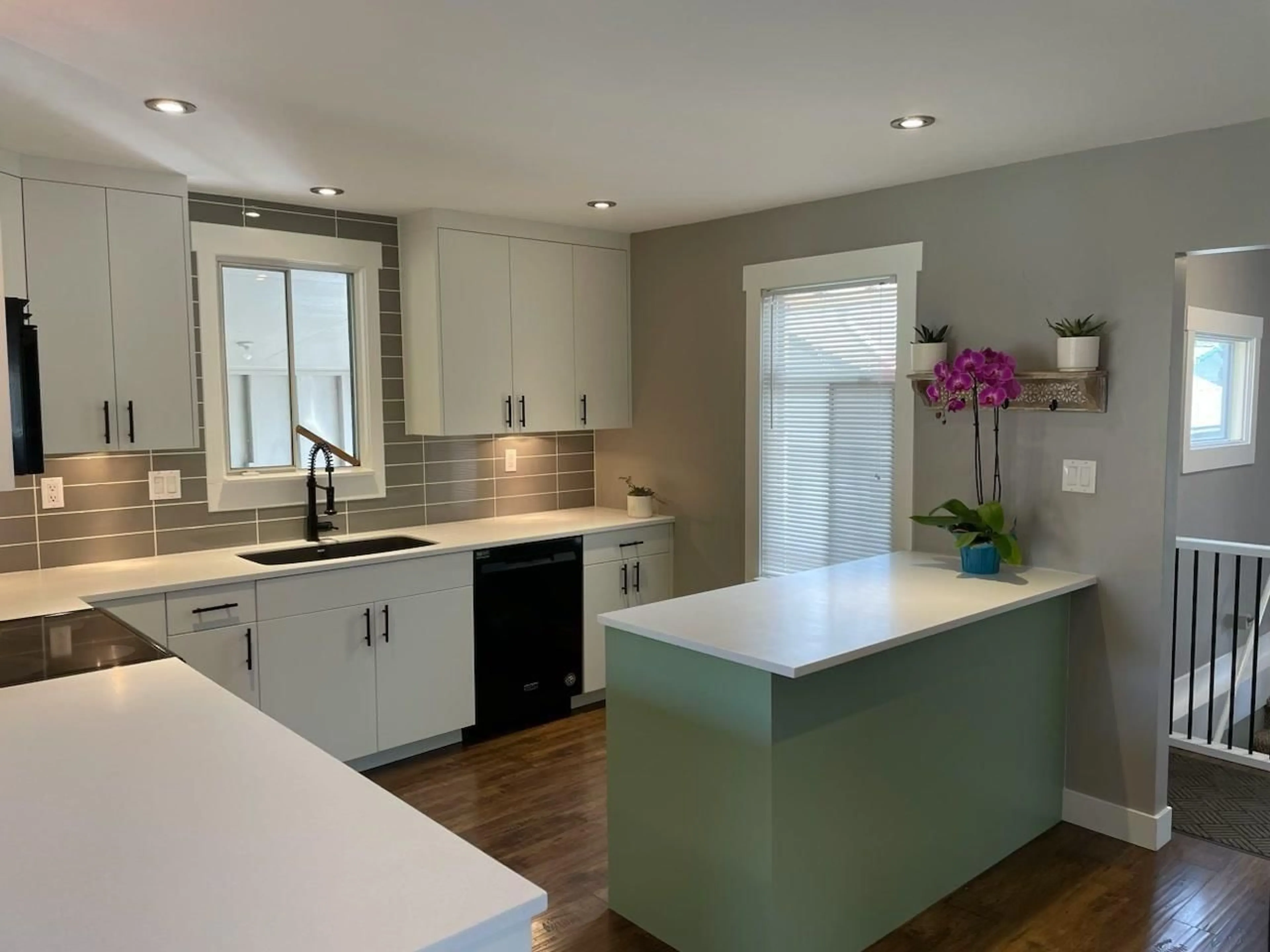Open concept kitchen, unknown for 45602 LEWIS AVENUE, Chilliwack British Columbia V2P3C6