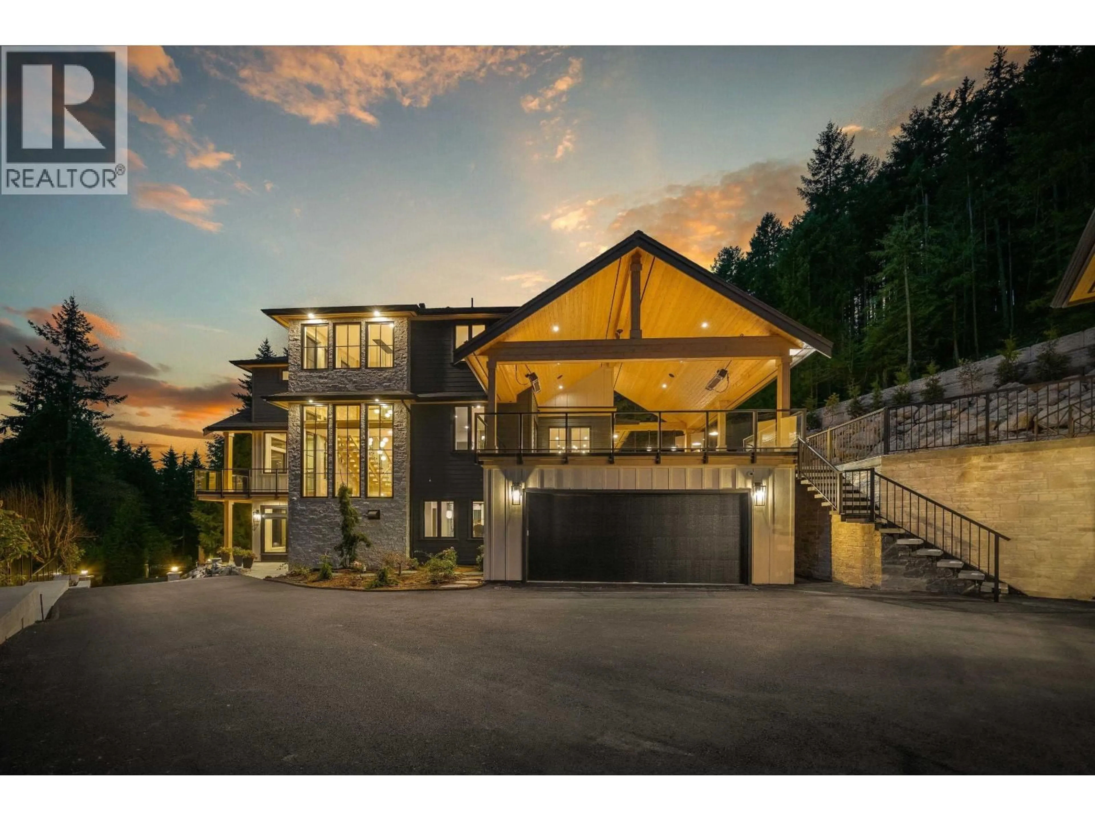 Unknown for 135 OAK COURT, Anmore British Columbia V3H4W9