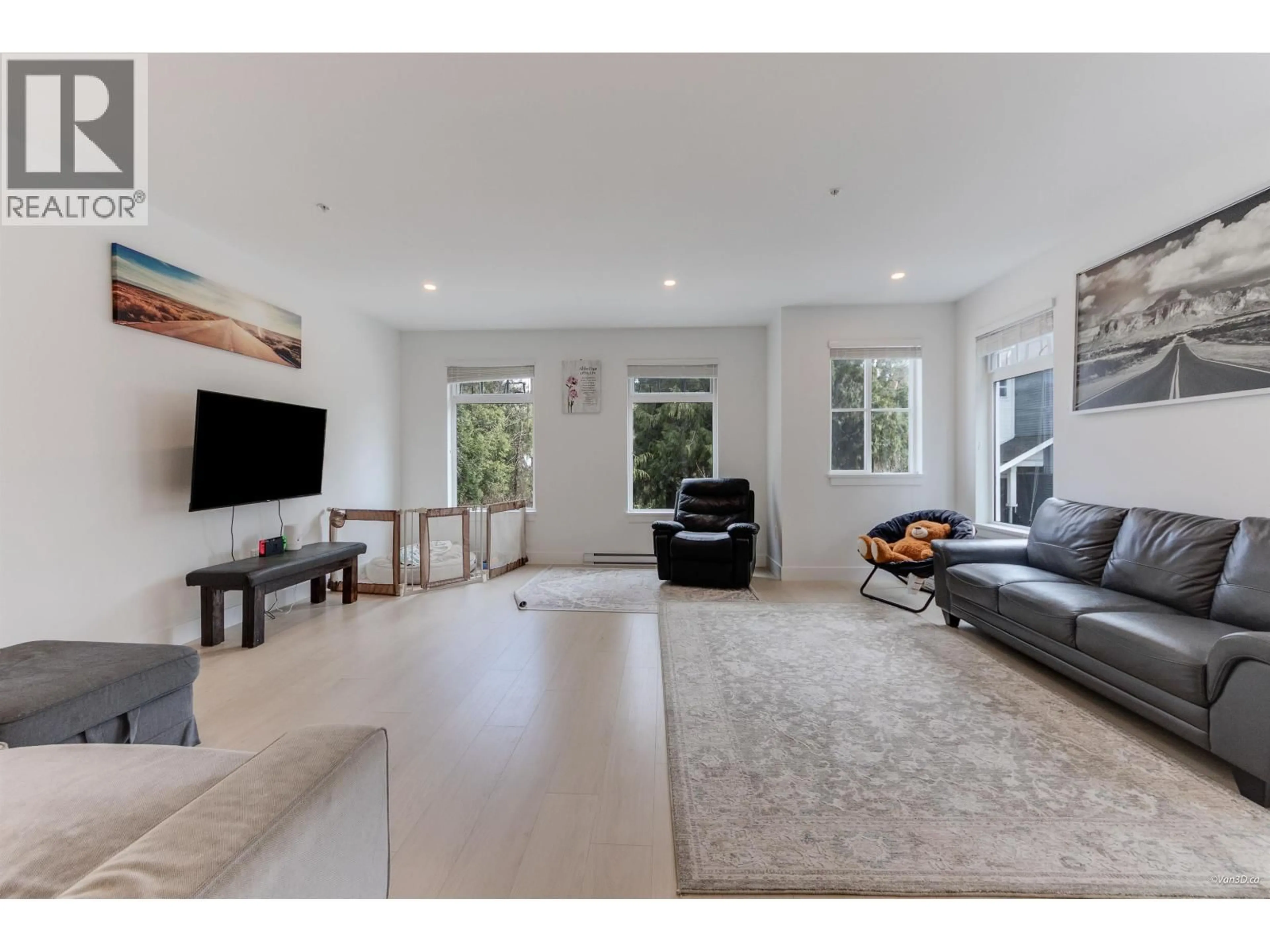 Living room with furniture, unknown for 14 - 24021 110 AVENUE, Maple Ridge British Columbia V2W0J9