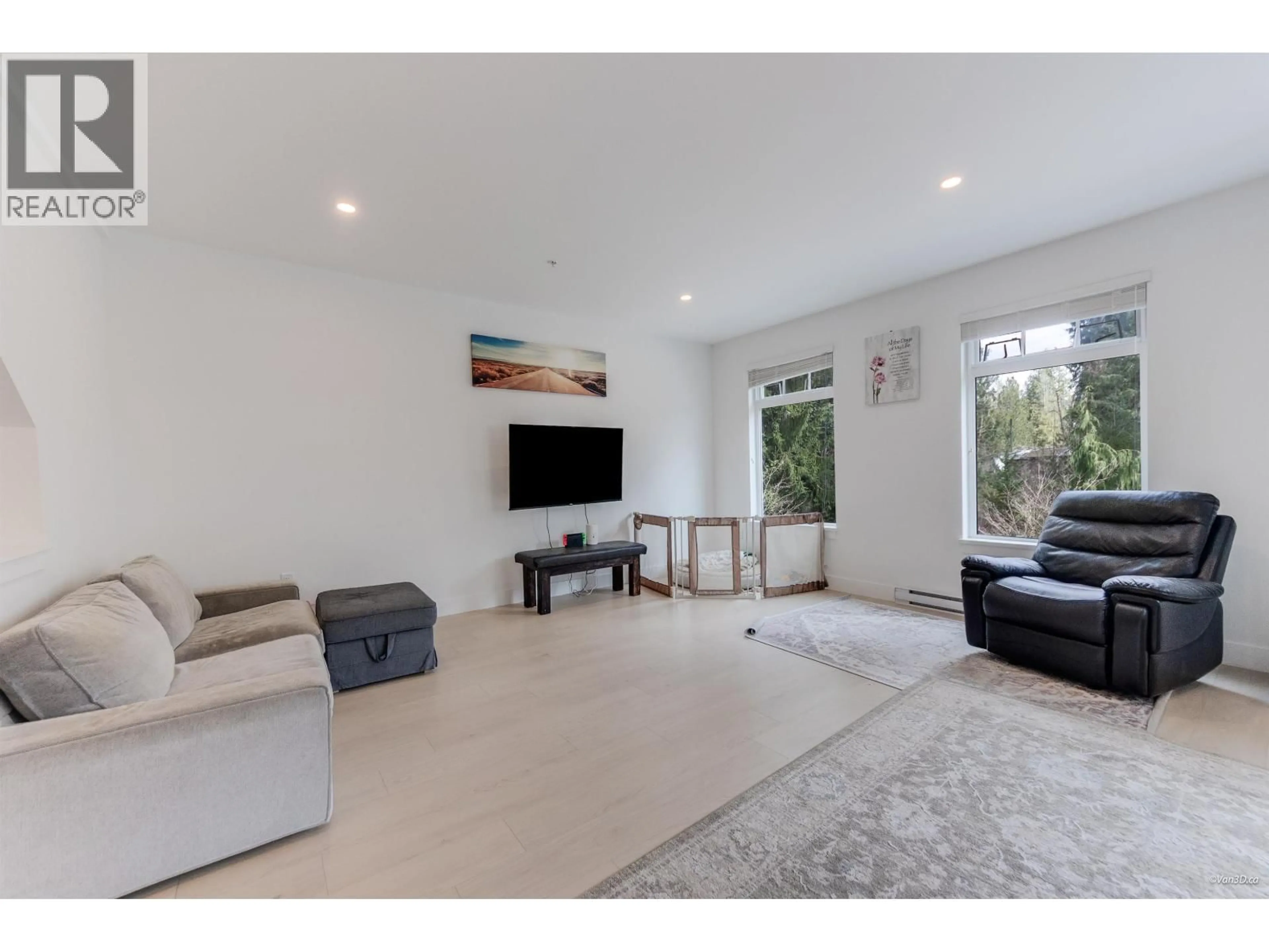 Living room with furniture, unknown for 14 - 24021 110 AVENUE, Maple Ridge British Columbia V2W0J9