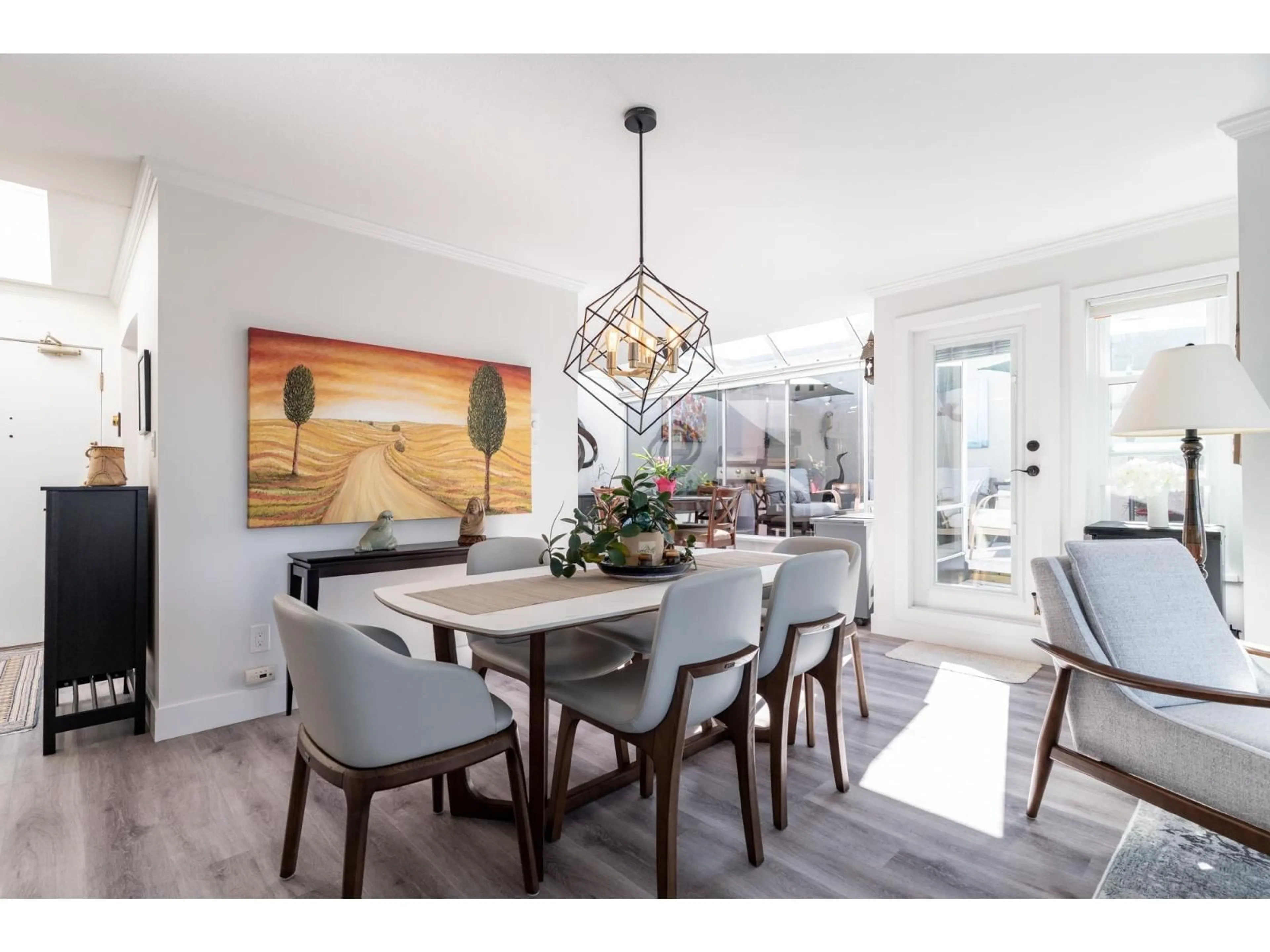 Dining room, wood/laminate floor for 501 - 1225 MERKLIN STREET, White Rock British Columbia V4B4B8