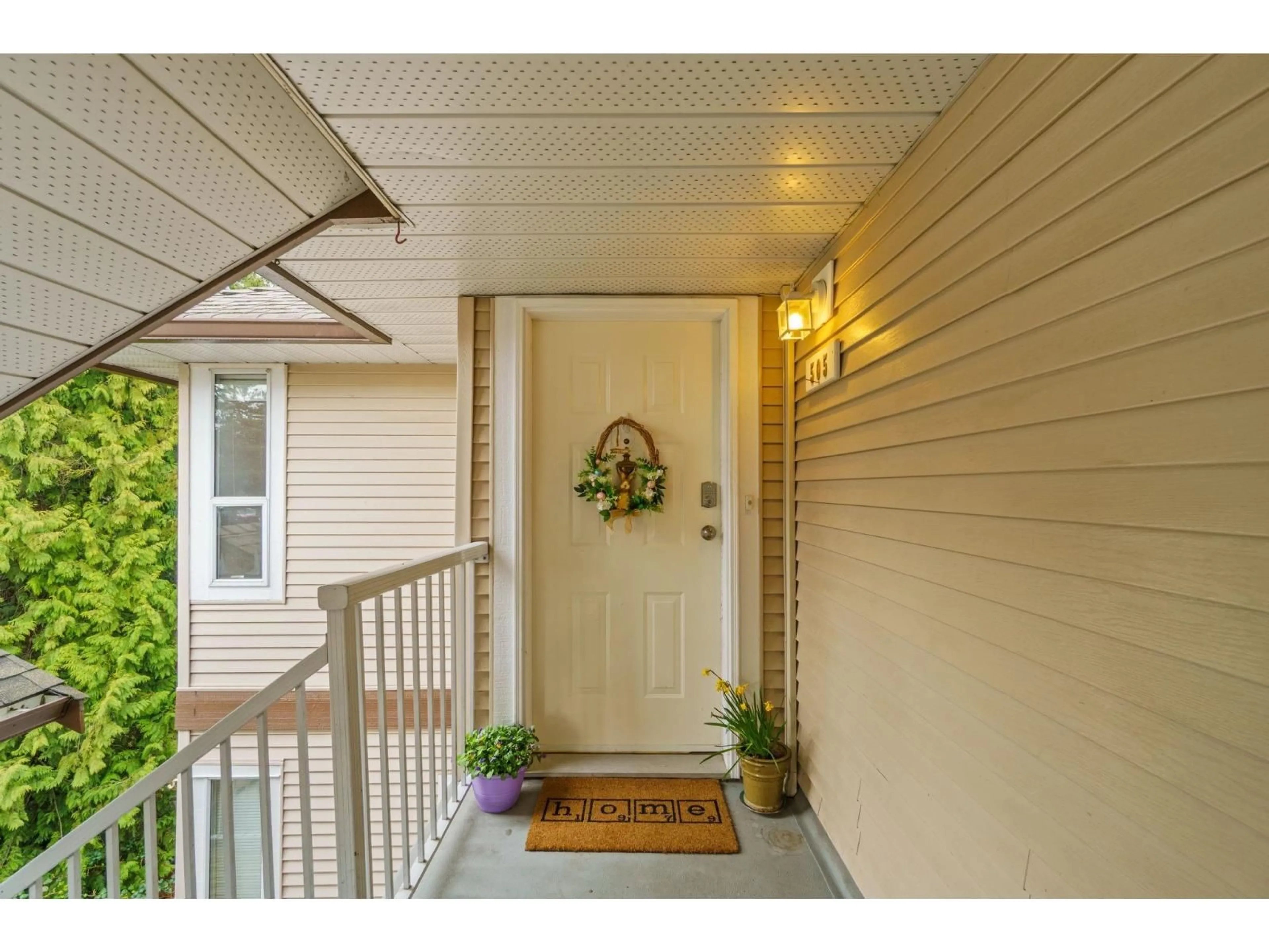 Indoor entryway for 505 - 1750 MCKENZIE ROAD, Abbotsford British Columbia V2S3Z3