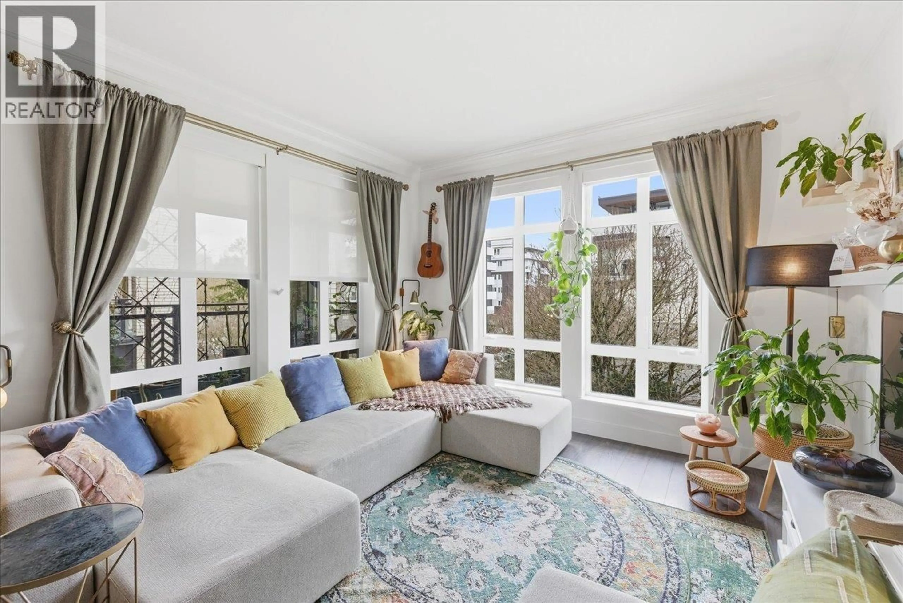 Living room with furniture, unknown for 306 - 168 35TH AVENUE, Vancouver British Columbia V5W1A6