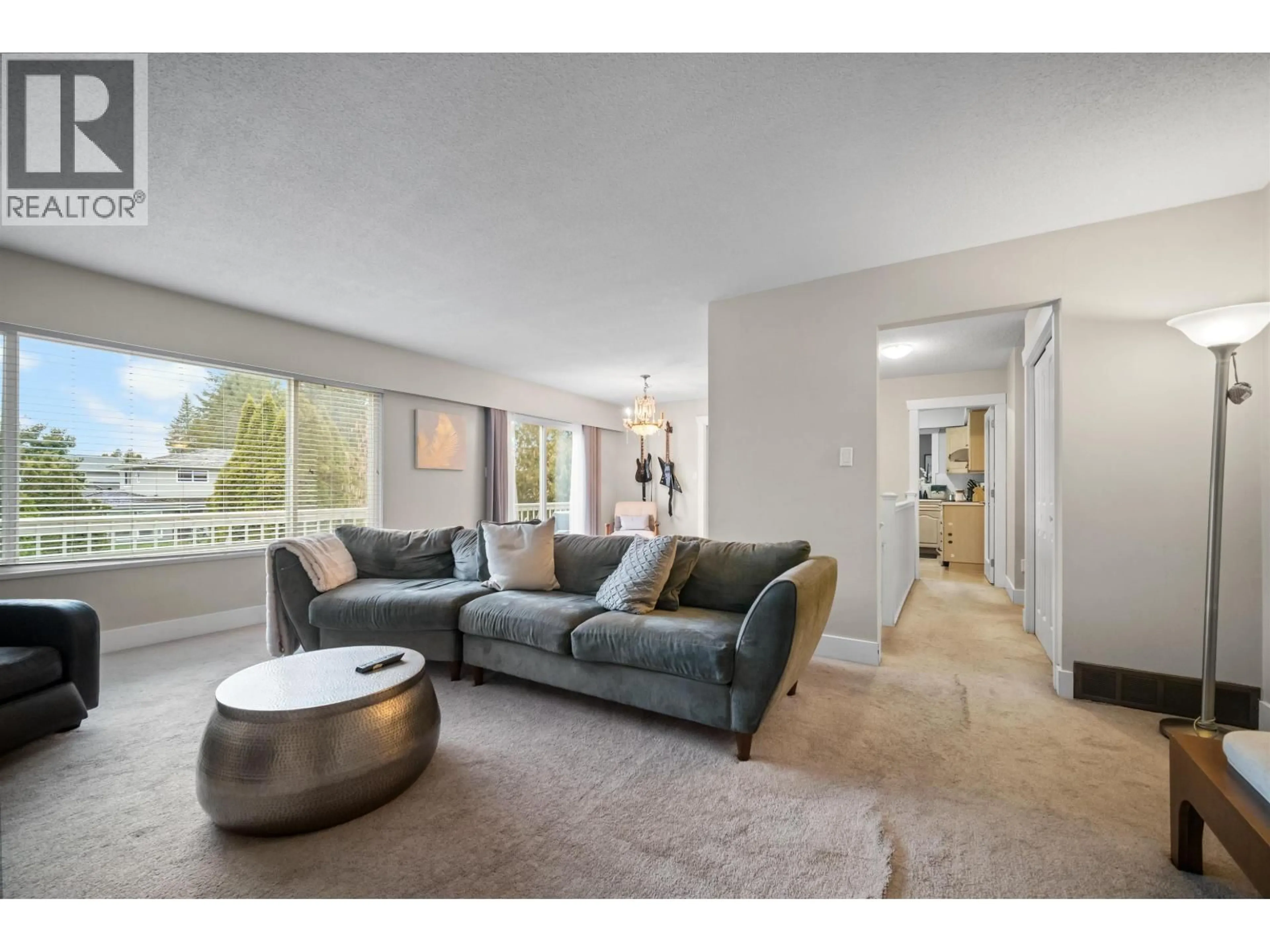 Living room with furniture, unknown for 3580 BARGEN DRIVE, Richmond British Columbia V6X2R5