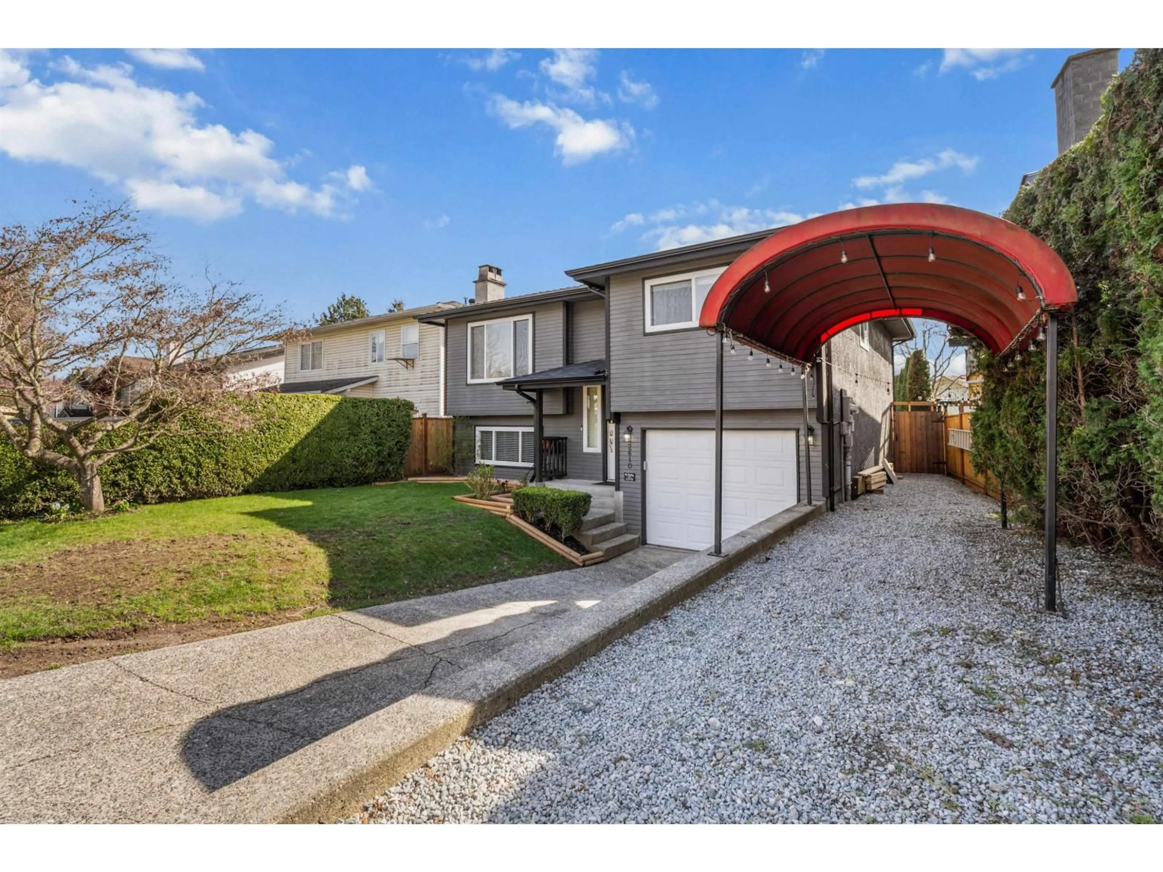 A pic from outside/outdoor area/front of a property/back of a property/a pic from drone, street for 2610 WILDWOOD DRIVE, Langley British Columbia V2Y1C5