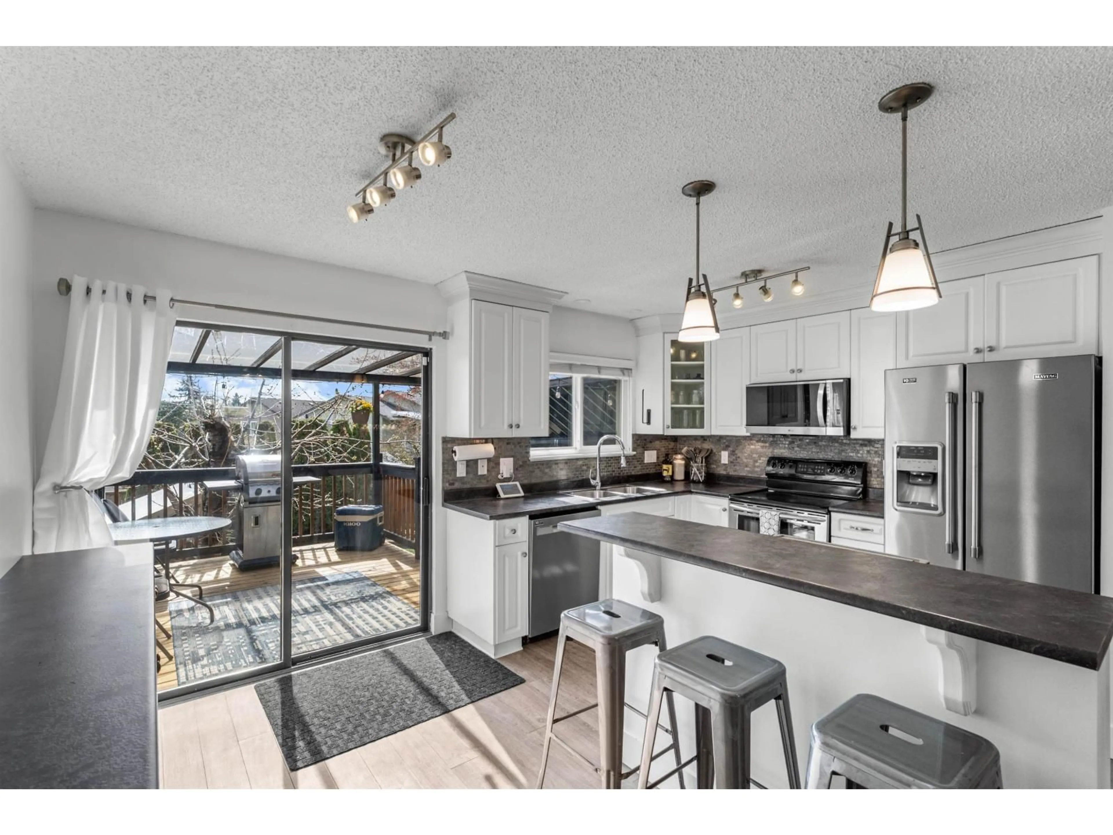Open concept kitchen, unknown for 2610 WILDWOOD DRIVE, Langley British Columbia V2Y1C5