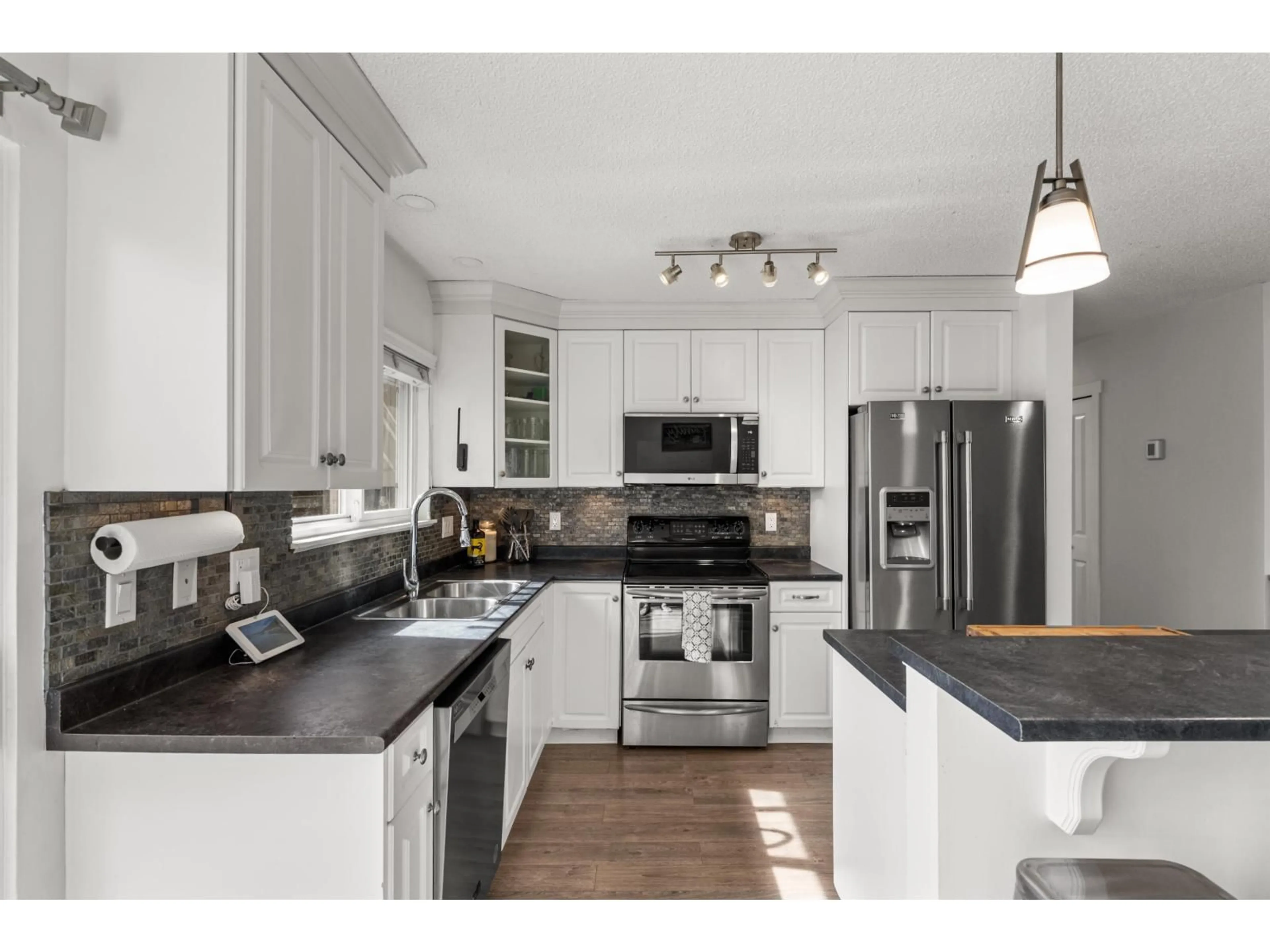 Open concept kitchen, unknown for 2610 WILDWOOD DRIVE, Langley British Columbia V2Y1C5