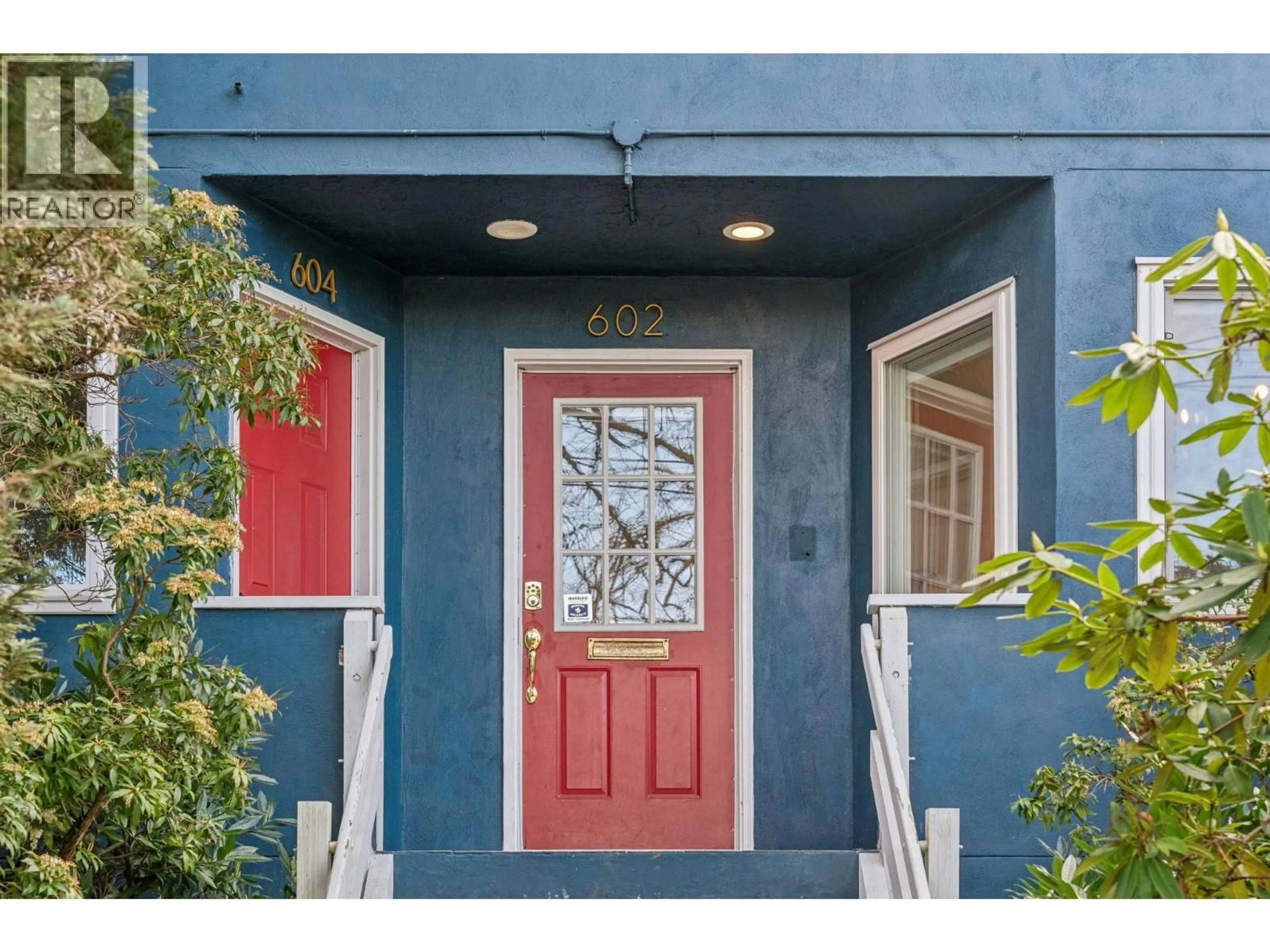 Indoor entryway for 602 13TH AVENUE, Vancouver British Columbia V5T2L1