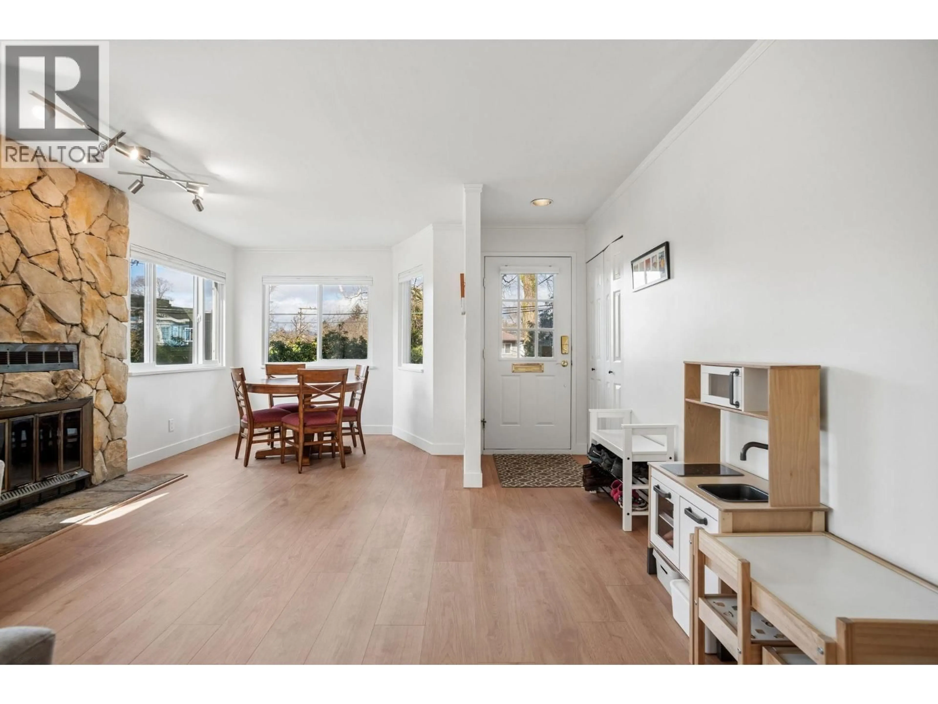 Unknown for 602 13TH AVENUE, Vancouver British Columbia V5T2L1