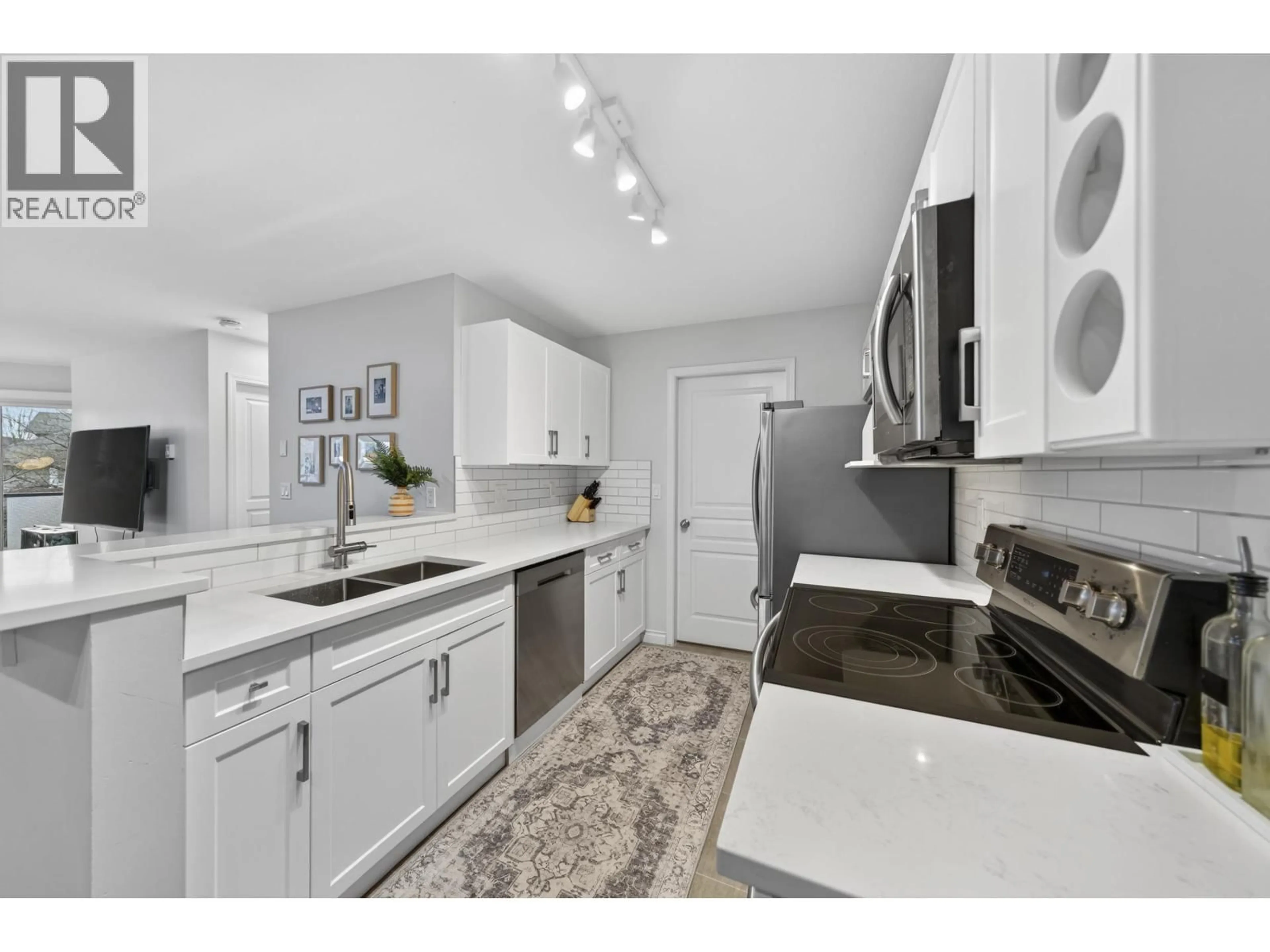 Open concept kitchen, unknown for 213 - 7139 18TH AVENUE, Burnaby British Columbia V3N4Z3