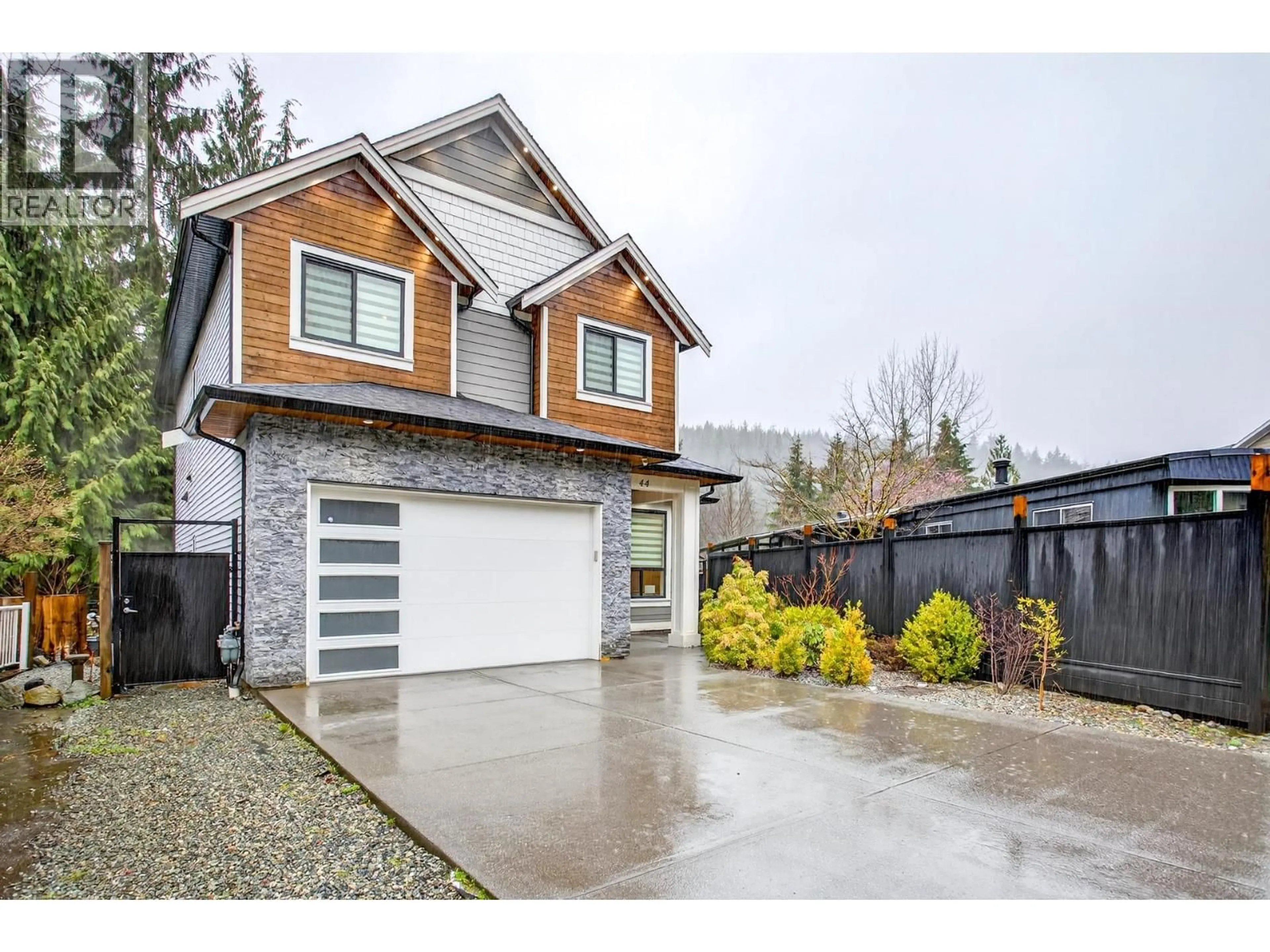 Home with vinyl exterior material, street for 44 - 3295 SUNNYSIDE ROAD, Anmore British Columbia V3H4Z4