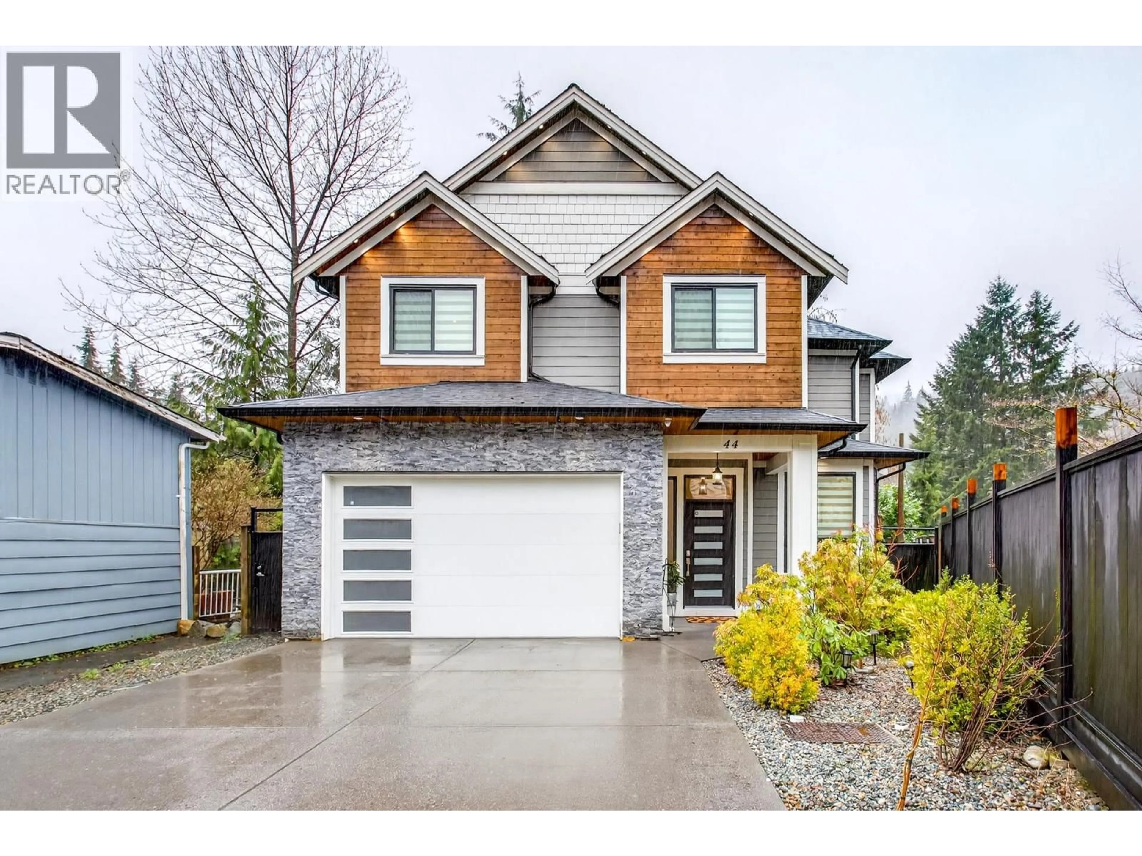 Home with vinyl exterior material, street for 44 - 3295 SUNNYSIDE ROAD, Anmore British Columbia V3H4Z4